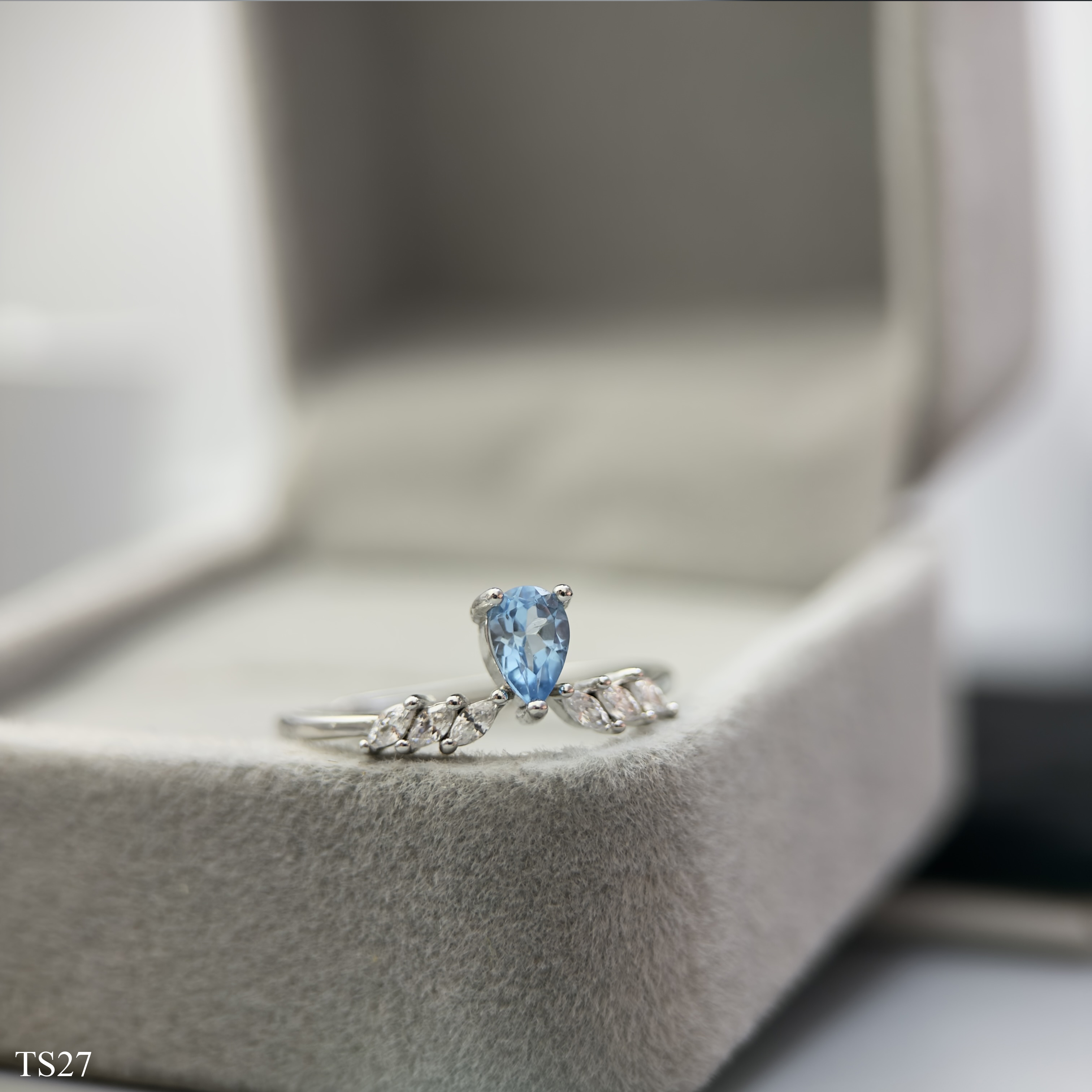 Nhẫn Nữ Topaz Xanh Facet Bạc 925 Giọt Nước