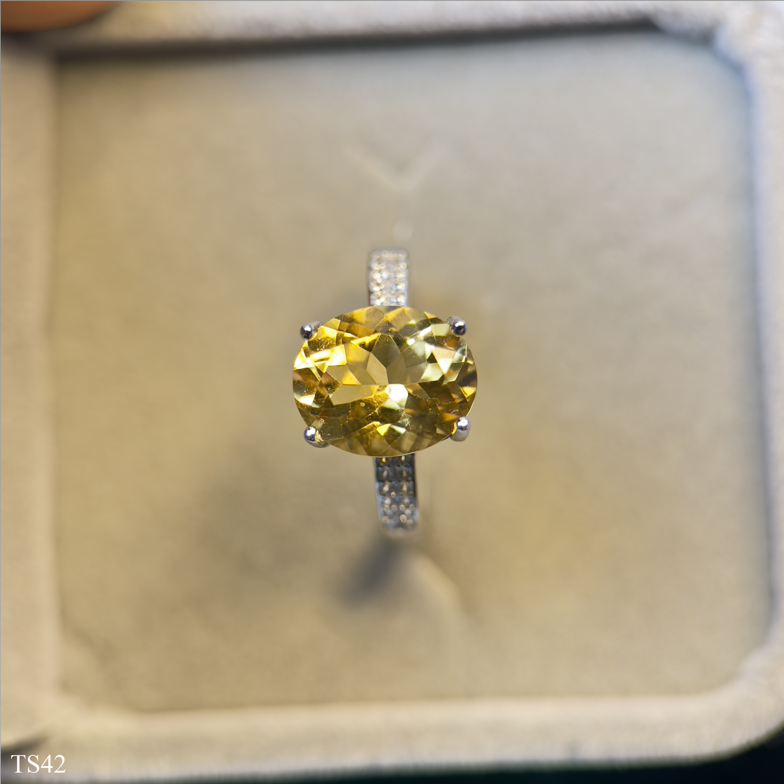 Nhẫn Nữ Bạc 925 với Citrin Thạch Anh Vàng Tự Nhiên