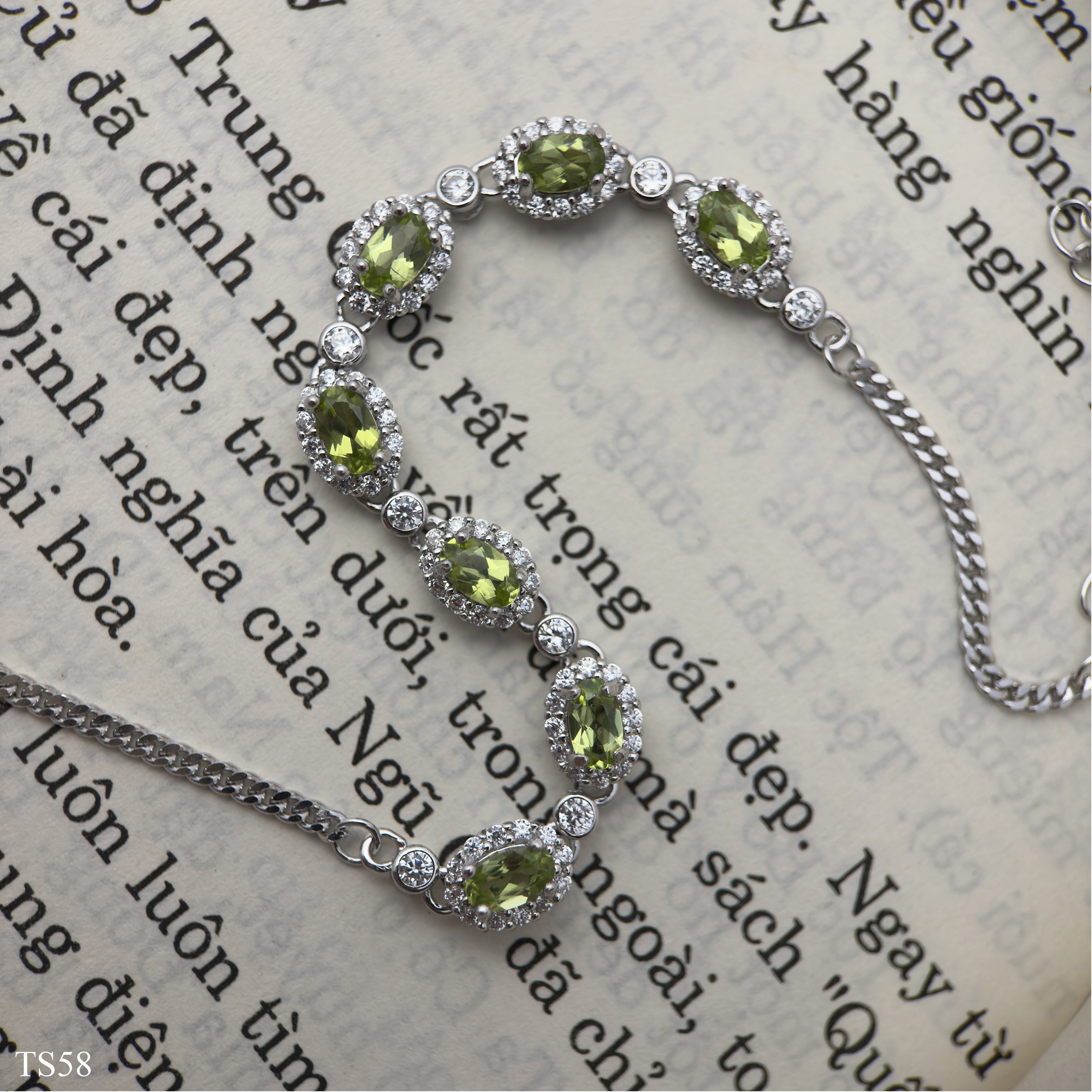 Lắc Tay Bạc 925 Nữ Với Đá Peridot Thiên Nhiên Sang Trọng