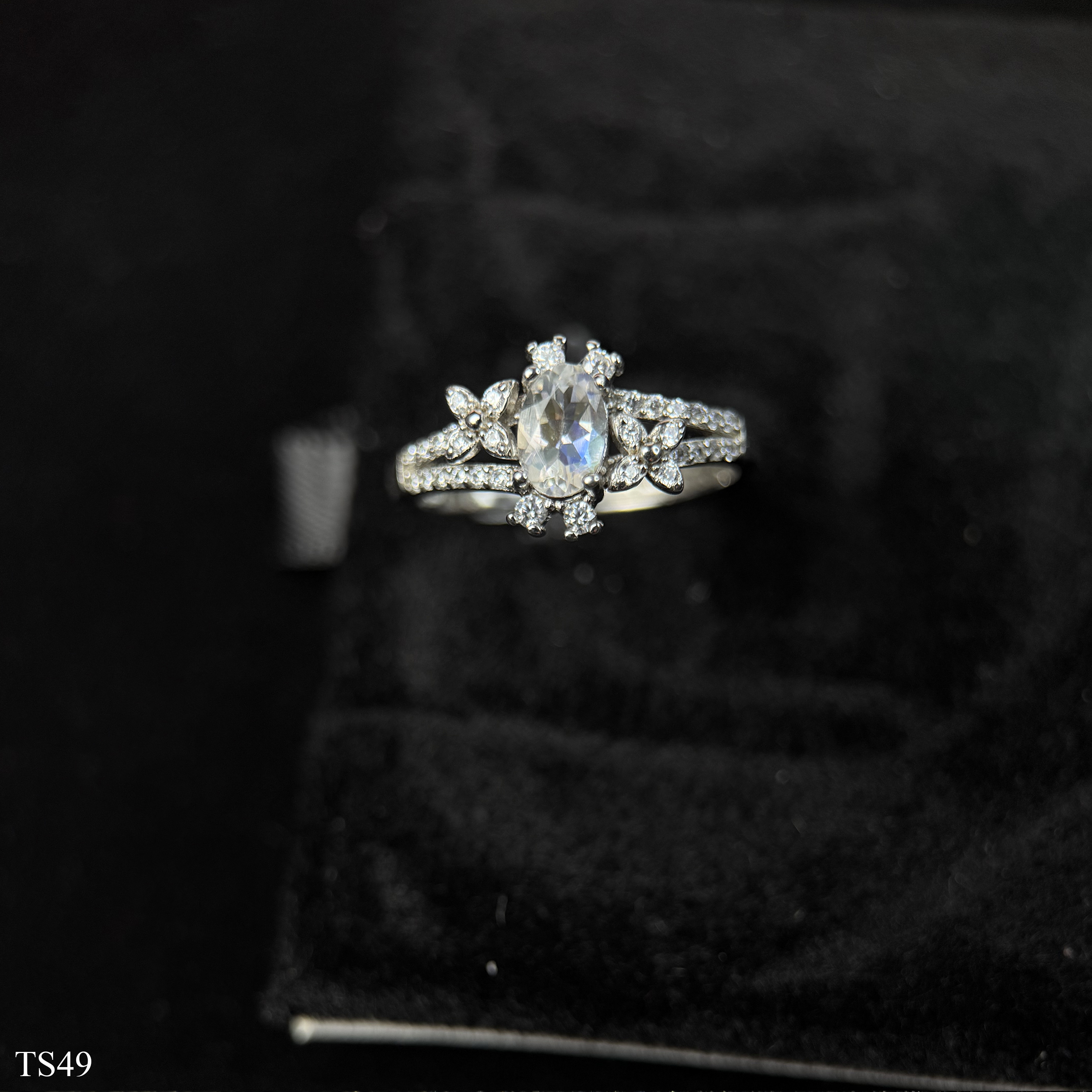 Nhẫn Bạc 925 Đá Mặt Trăng Moonstone Oval Facet