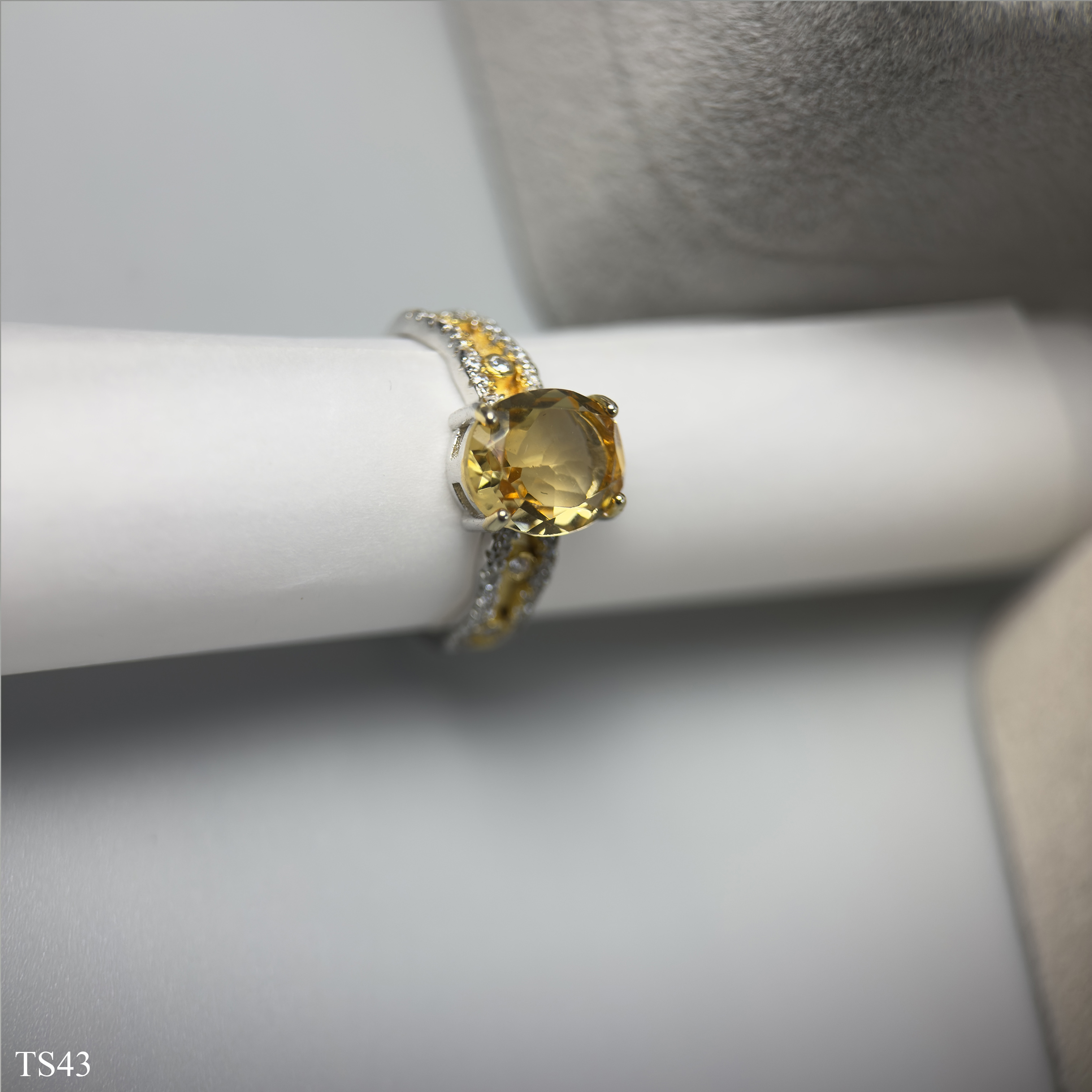 Nhẫn Nữ Đính Đá Citrin Thạch Anh Vàng Bạc 925