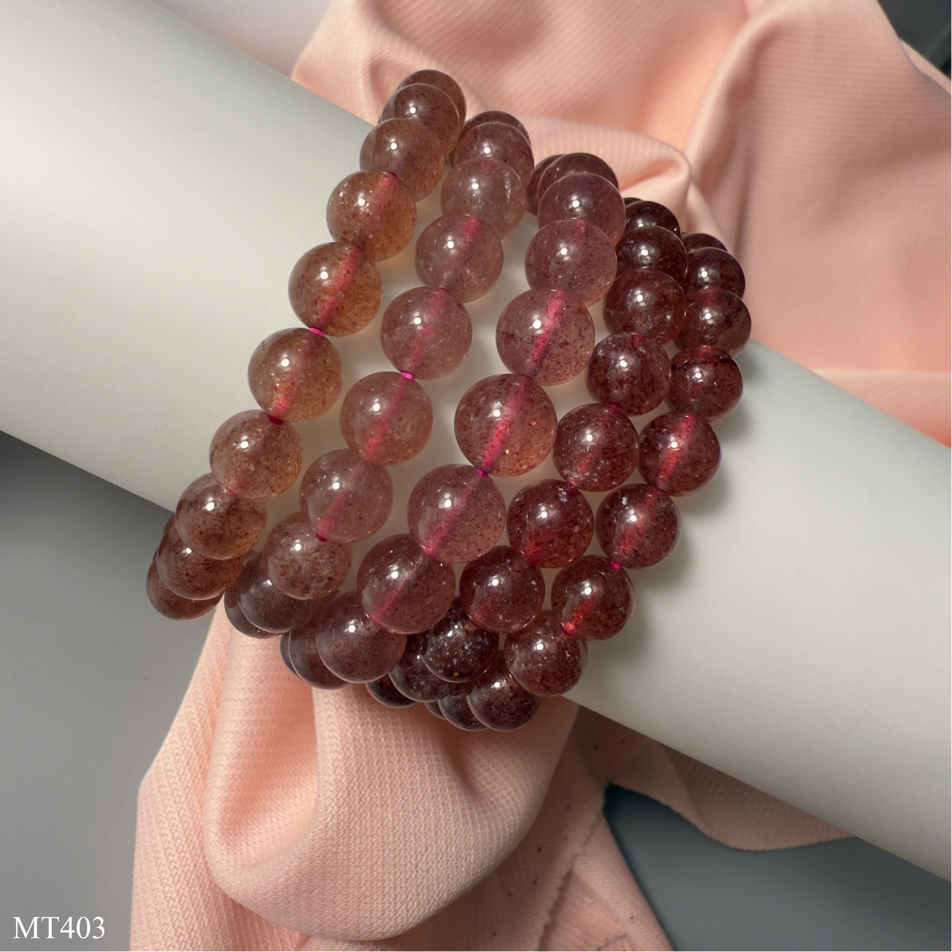 Vòng Thạch Anh Dâu Tây Hồng – Trang Sức Tình Duyên May Mắn và Chữa Lành Cảm Xúc