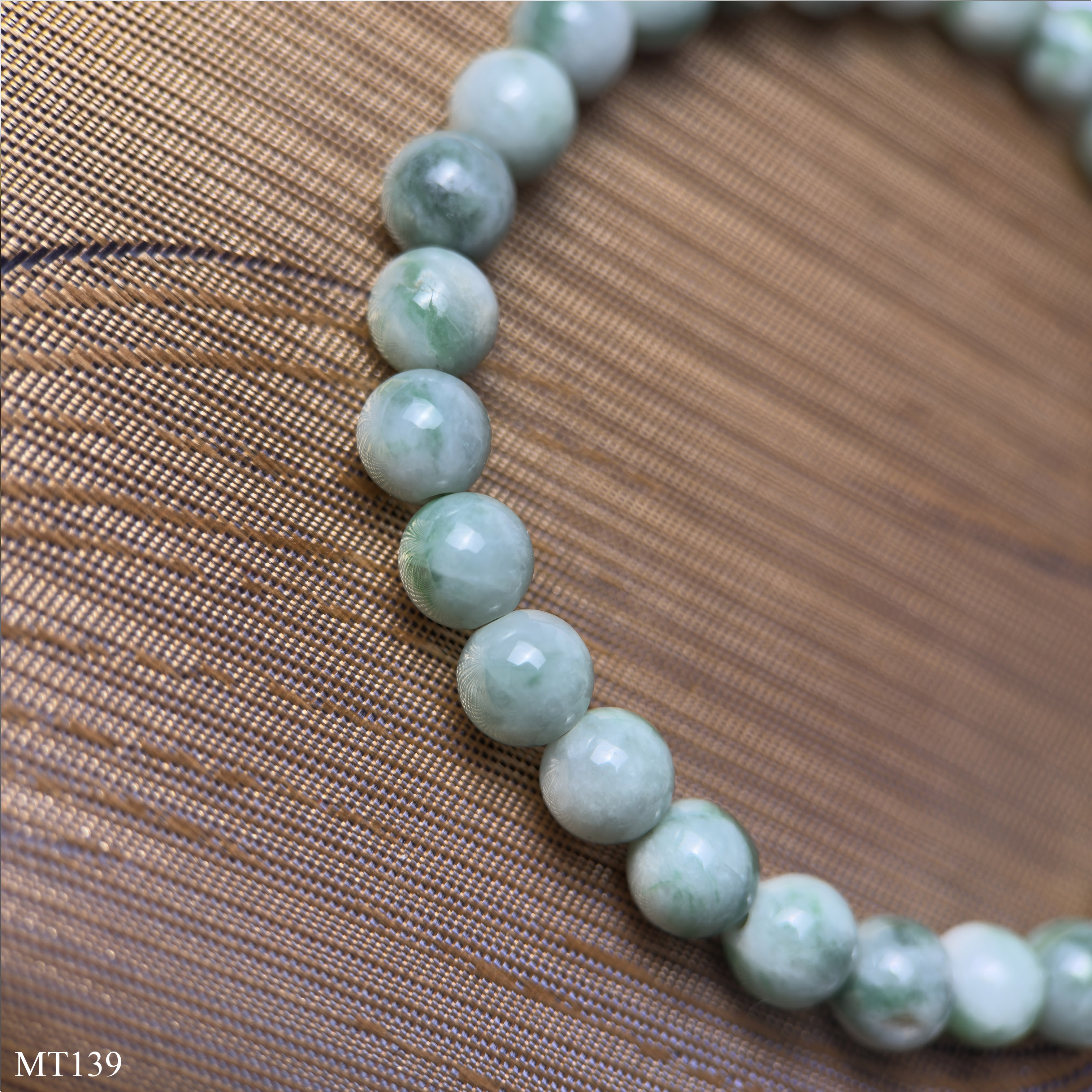 Vòng Ngọc Cẩm Thạch Jadeite 6mm Tự Nhiên