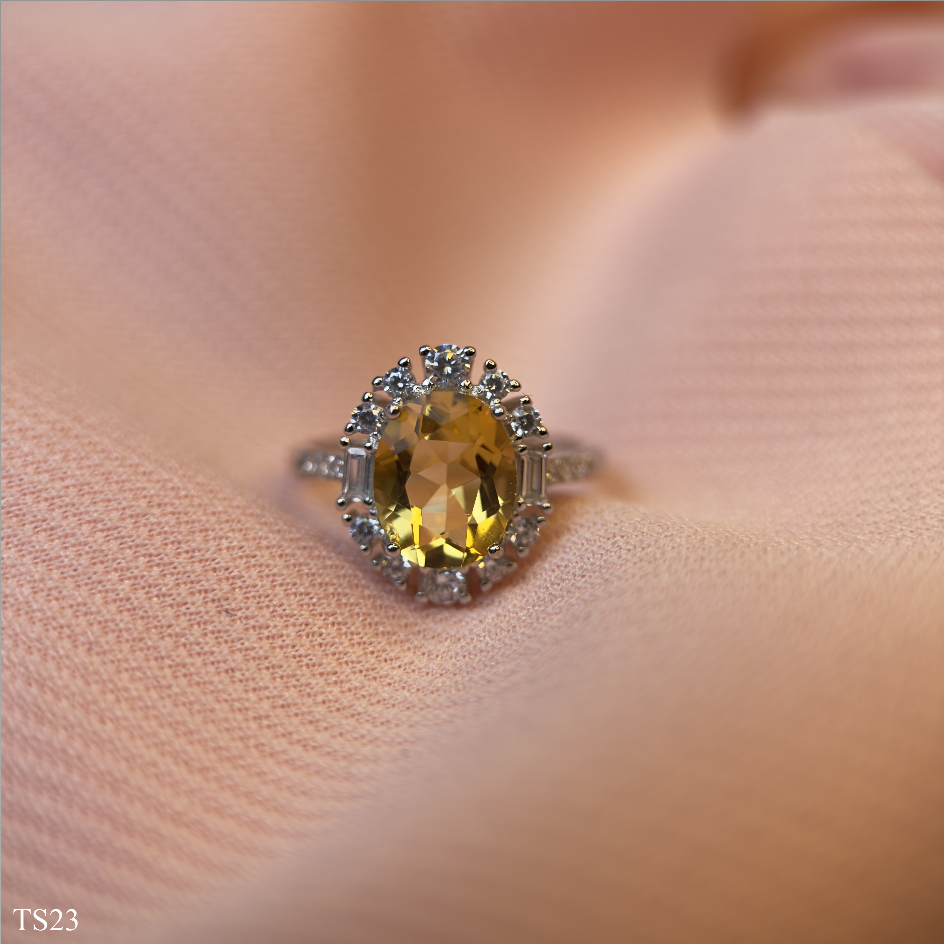 Nhẫn Nữ Bạc 925 Đá Thạch Anh Vàng Viền Đính Đá Zircon