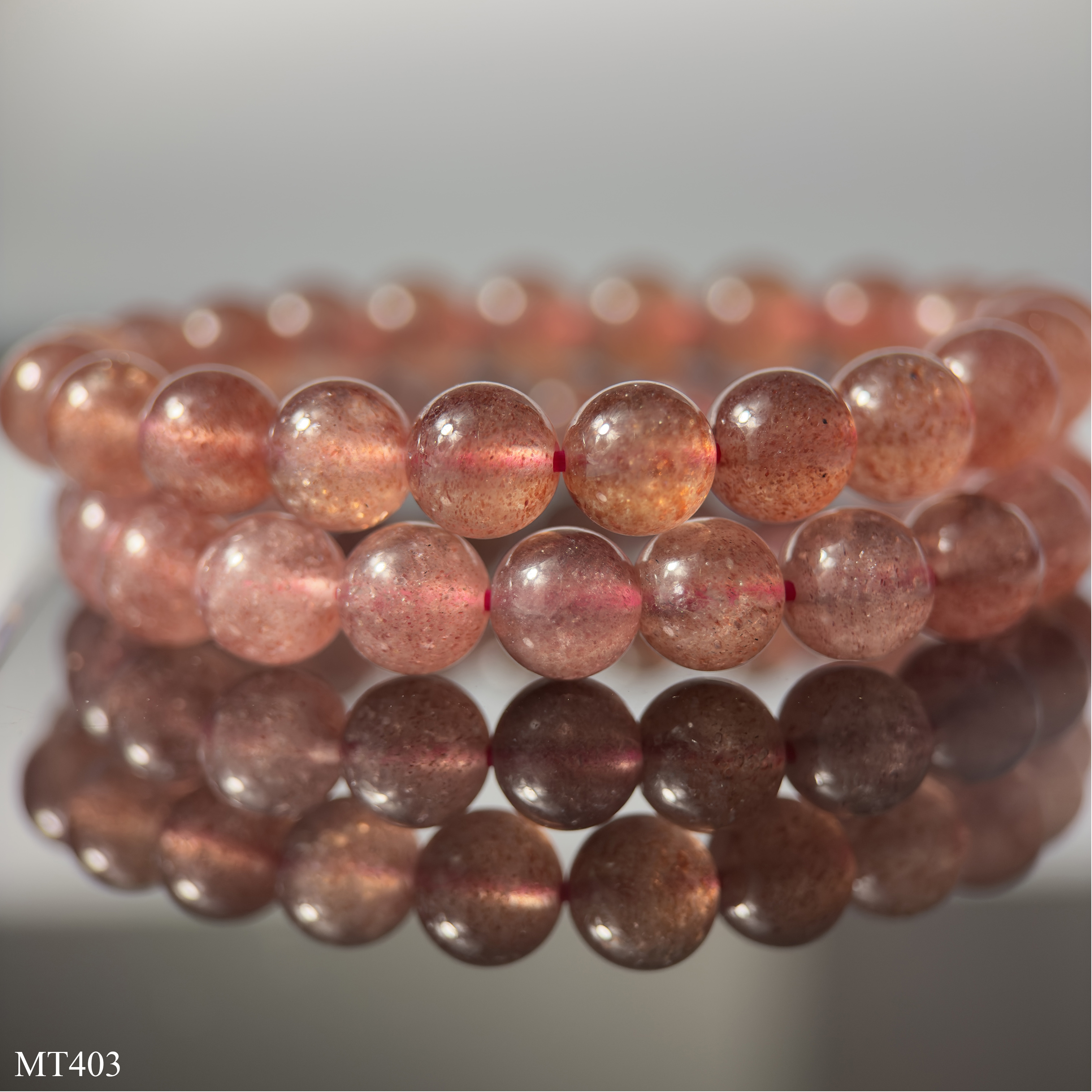 Vòng Thạch Anh Dâu Tây Hồng – Trang Sức Tình Duyên May Mắn và Chữa Lành Cảm Xúc