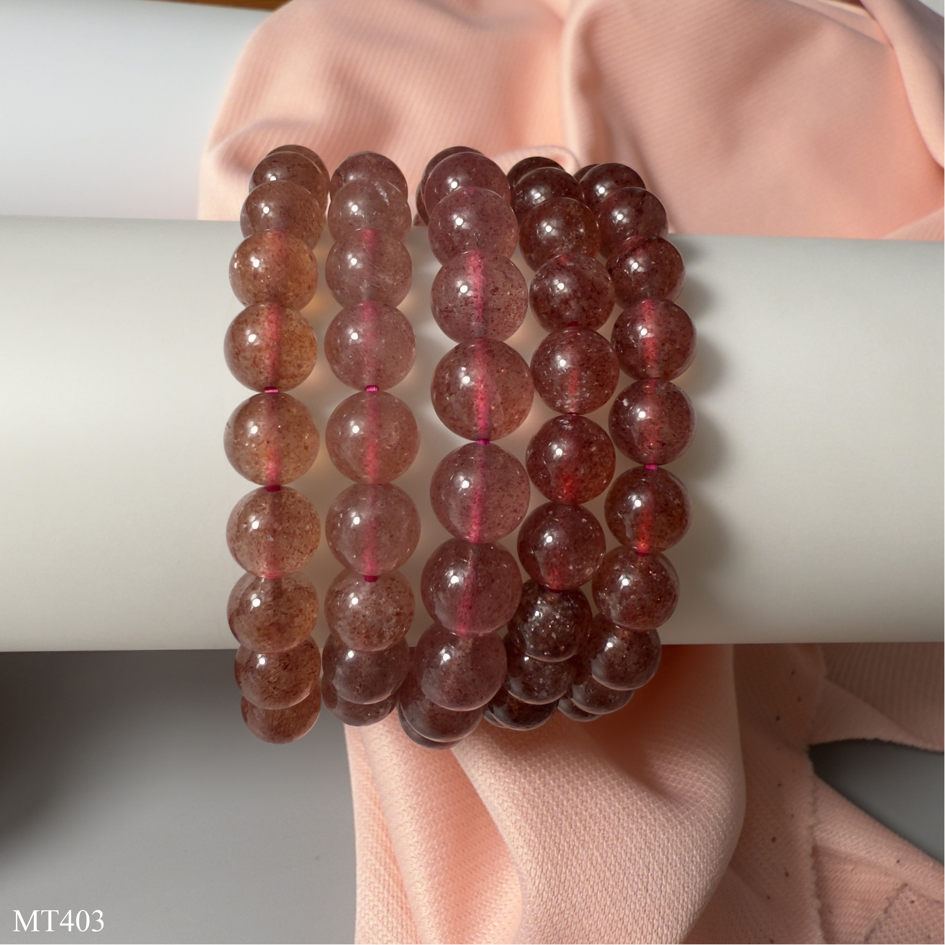 Vòng Thạch Anh Dâu Tây Hồng – Trang Sức Tình Duyên May Mắn và Chữa Lành Cảm Xúc