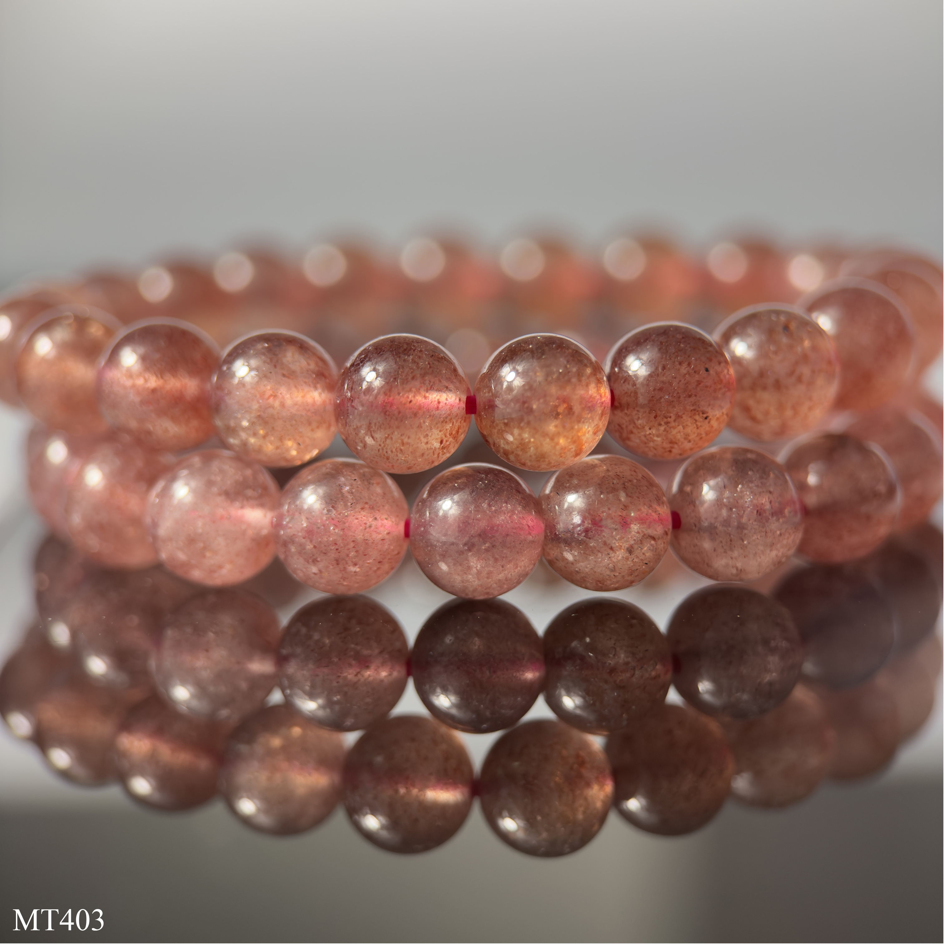 Vòng Thạch Anh Dâu Tây Hồng – Trang Sức Tình Duyên May Mắn và Chữa Lành Cảm Xúc