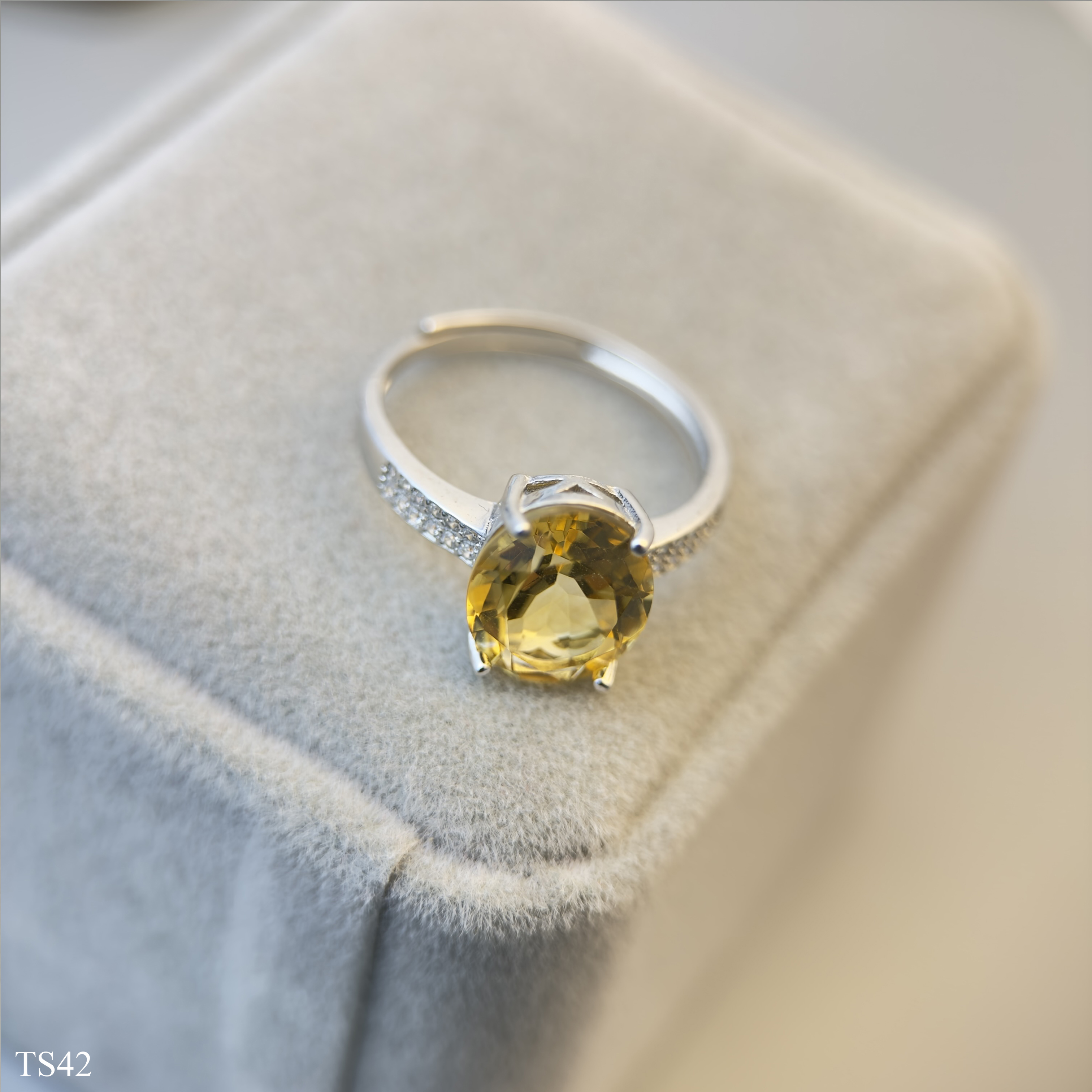 Nhẫn Nữ Bạc 925 với Citrin Thạch Anh Vàng Tự Nhiên