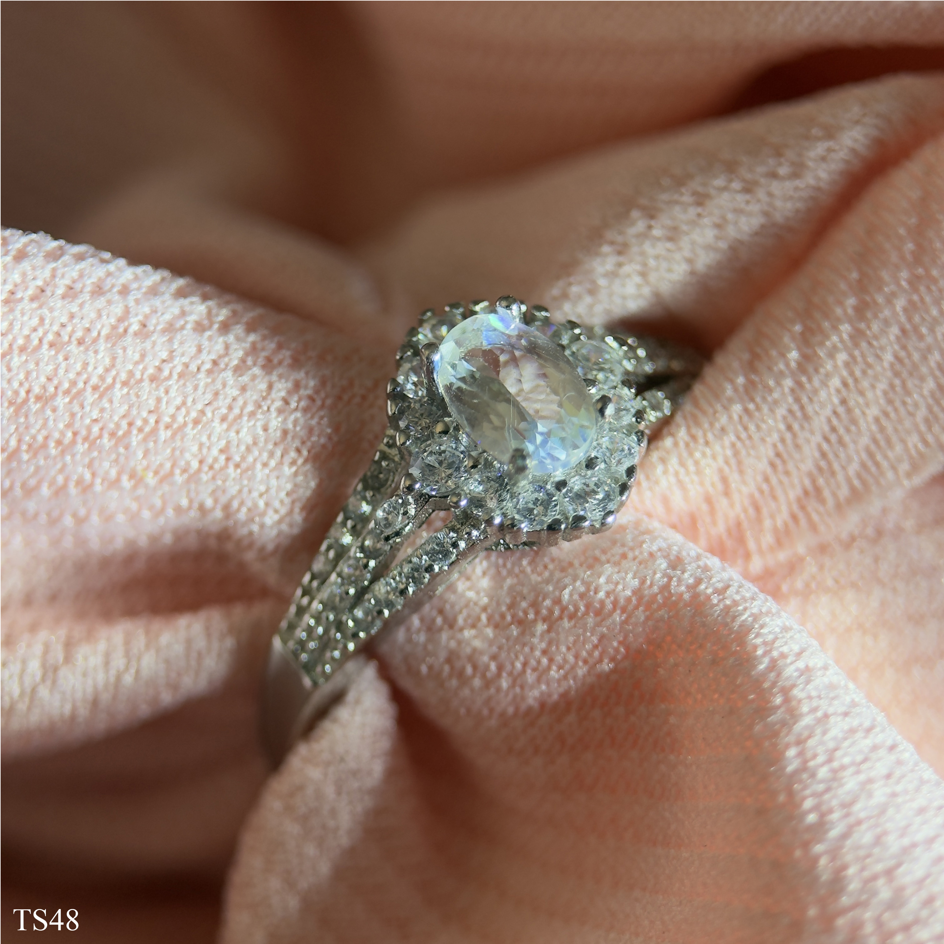 Nhẫn Nữ Sang Trọng Bạc 925 Đá Mặt Trăng Moonstone Oval