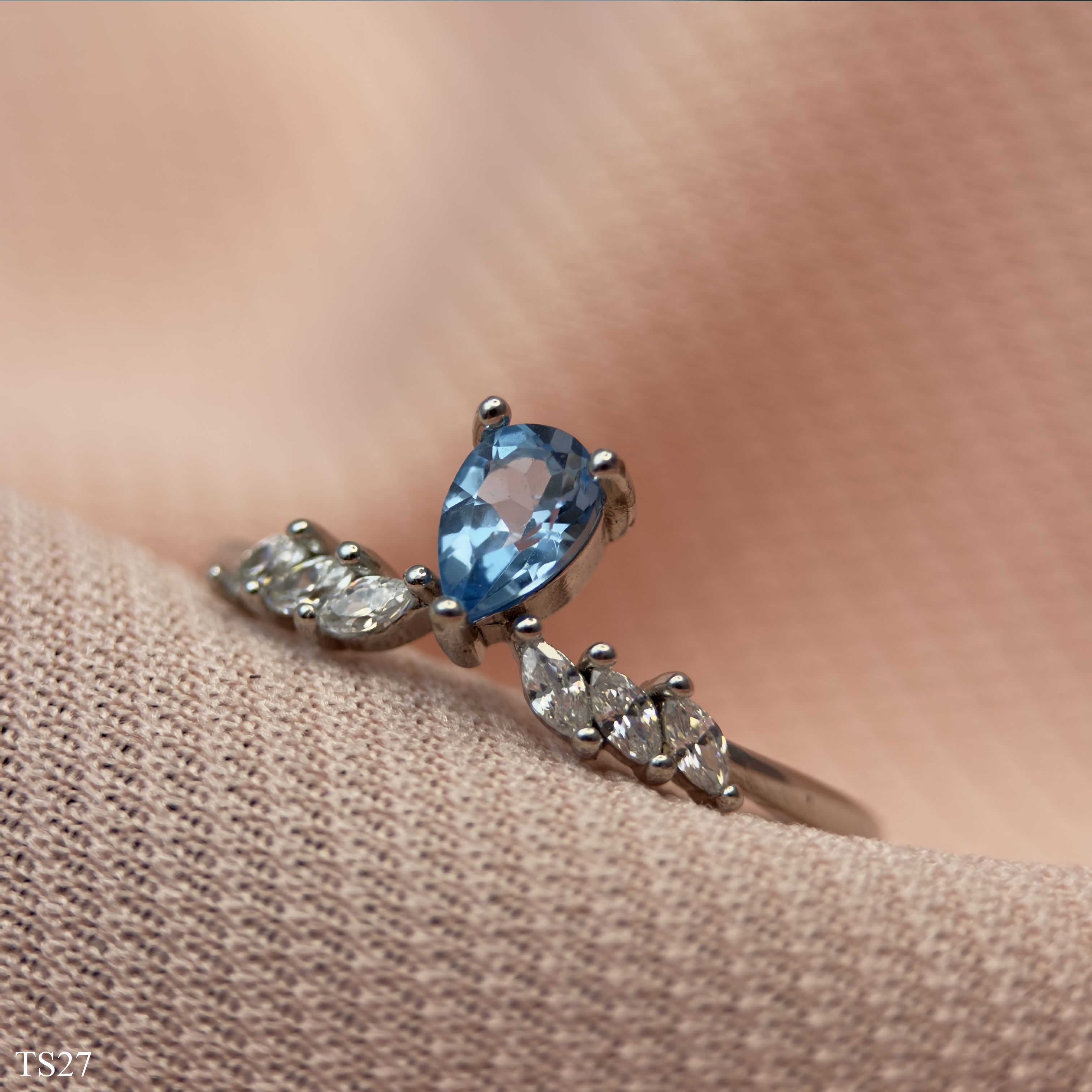 Nhẫn Nữ Topaz Xanh Facet Bạc 925 Giọt Nước