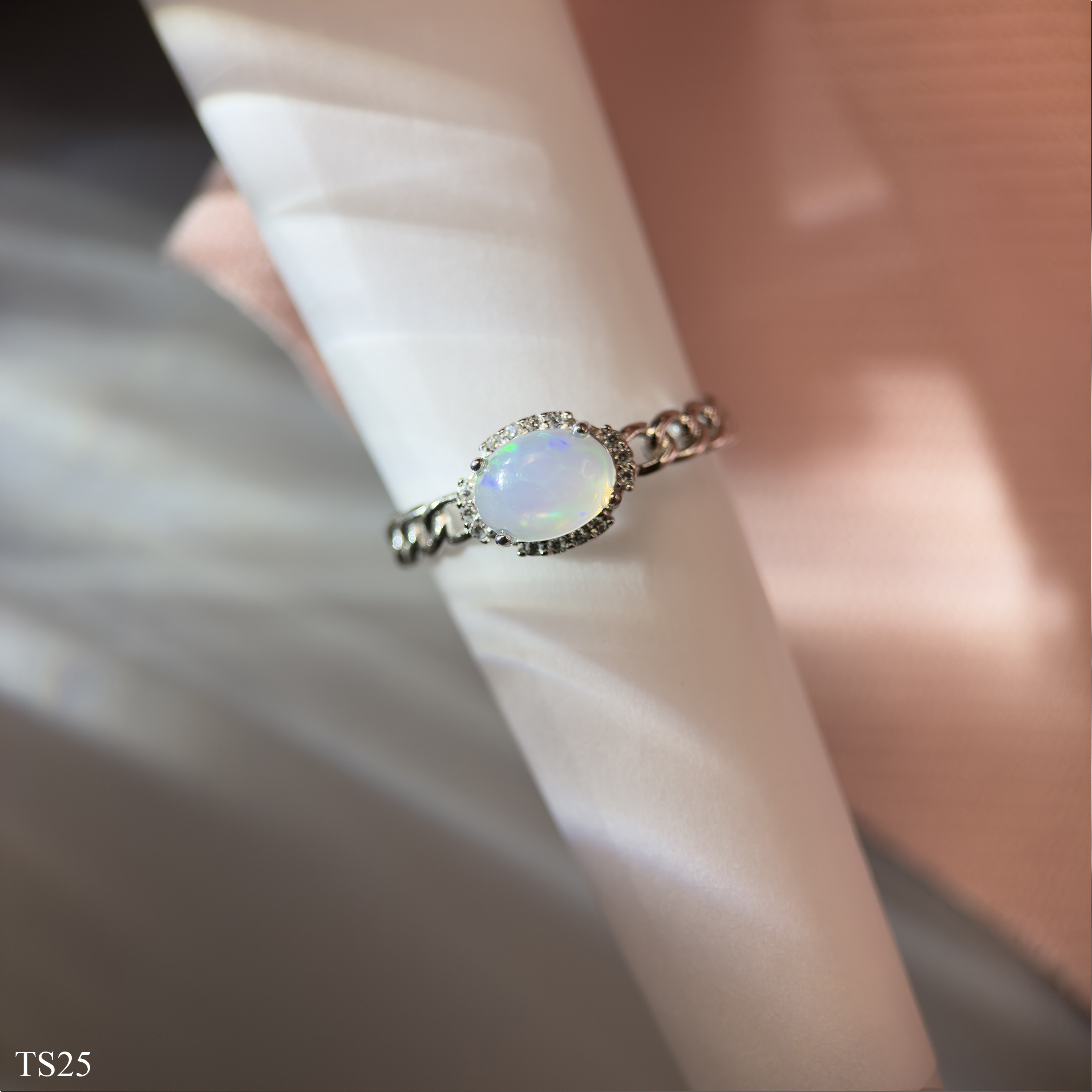 Nhẫn Nữ Bạc 925 Opaz Freesize Hình Ovan Sang Trọng