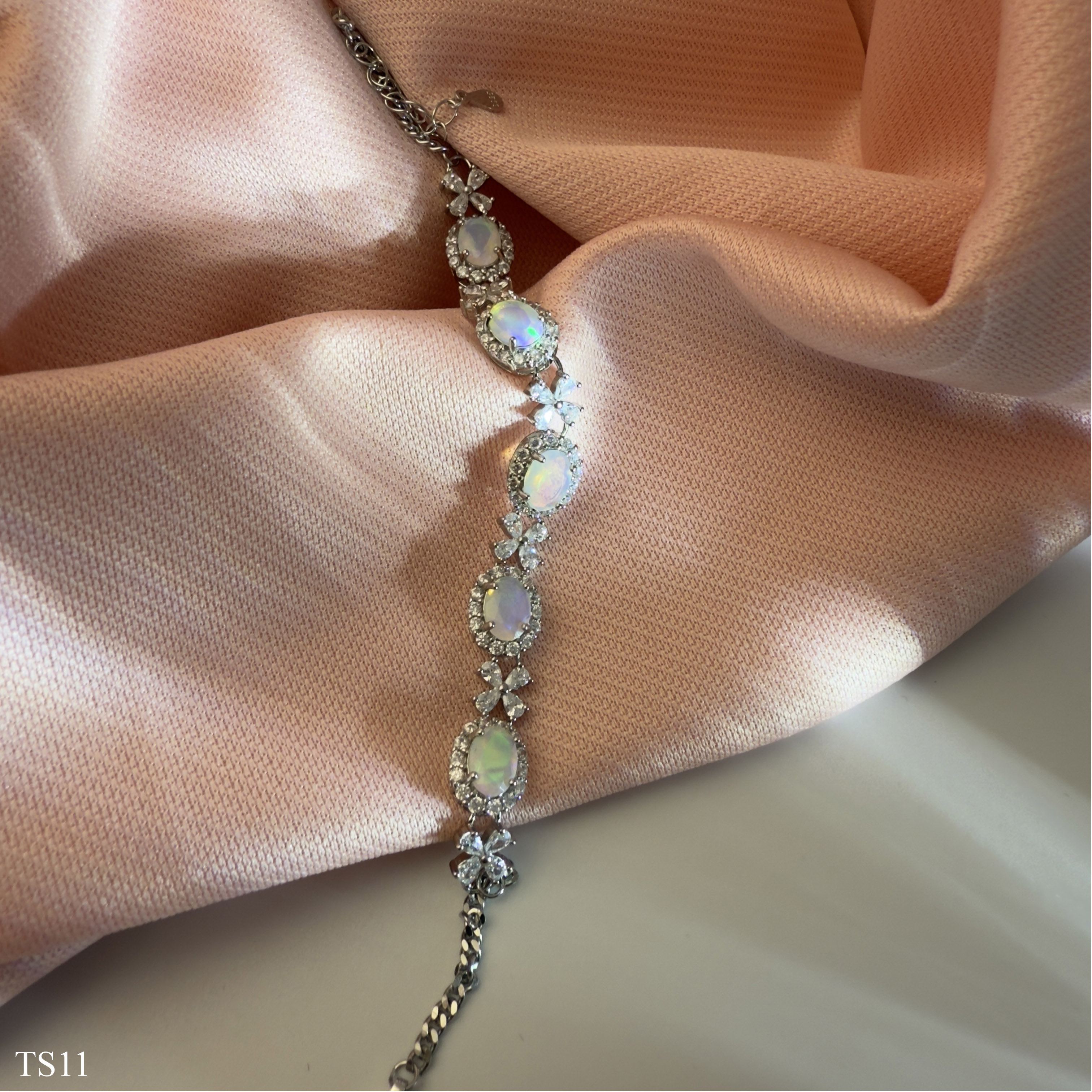 Lắc Bạc 925 Nữ Đính Đá Opaz Tự Nhiên Thiết Kế Facet Tinh Xảo