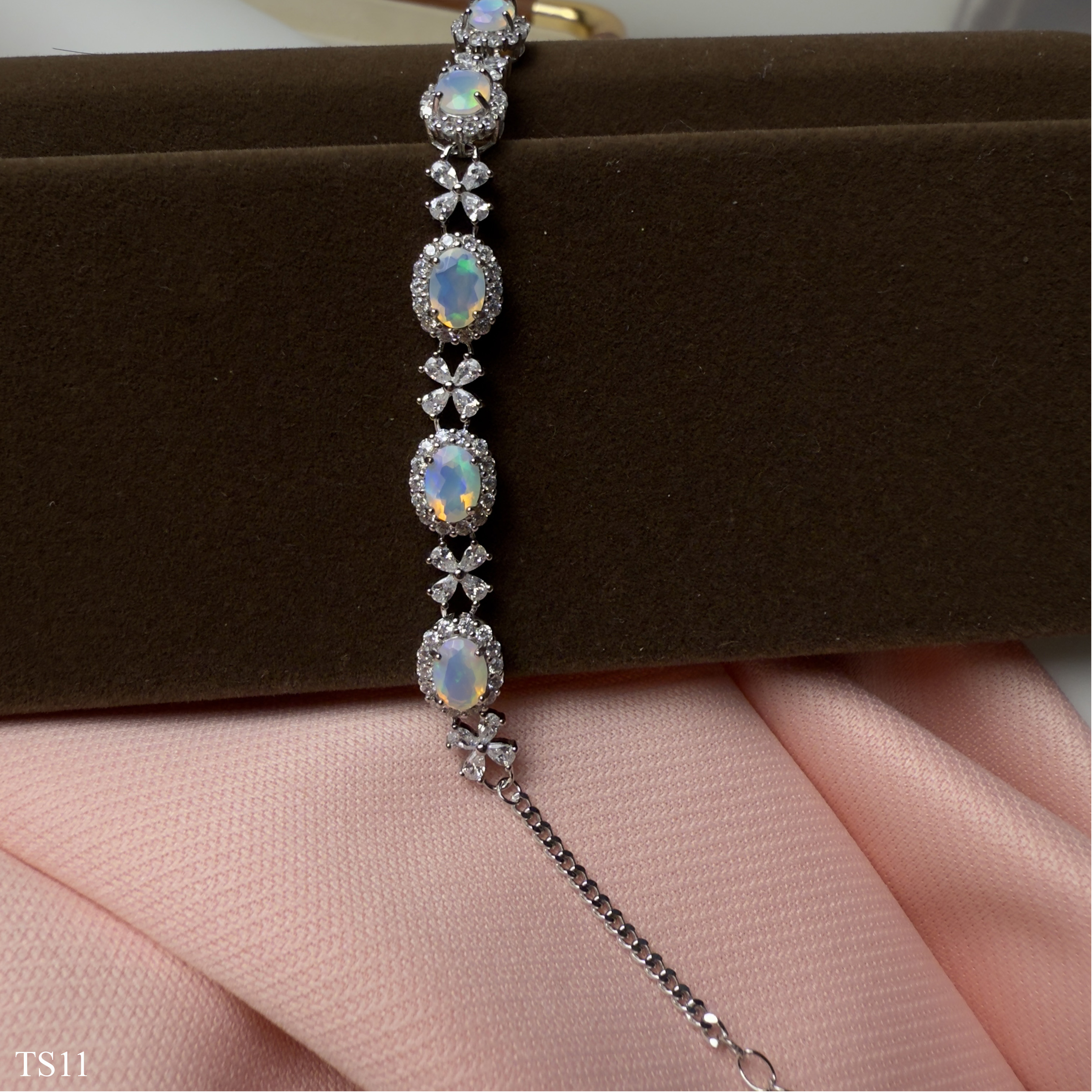 Lắc Bạc 925 Nữ Đính Đá Opaz Tự Nhiên Thiết Kế Facet Tinh Xảo