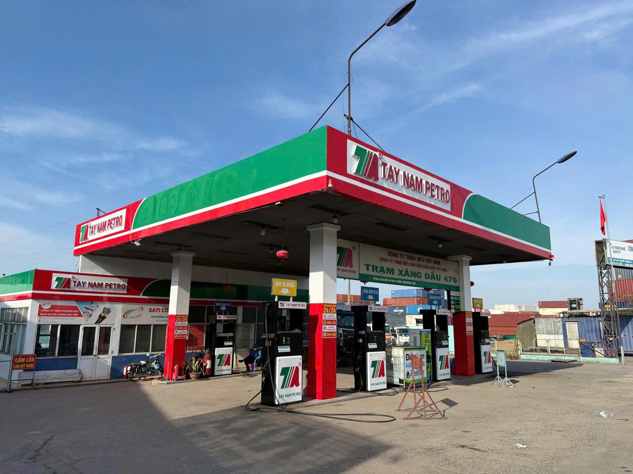 Hoàn Thiện Thi Công Sơn Nhận Diện Thương Hiệu Trạm Xăng Dầu Tây Nam 476