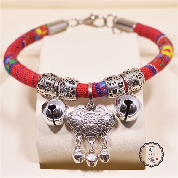 Vòng Cổ Thổ Cẩm chuông đồng trắng