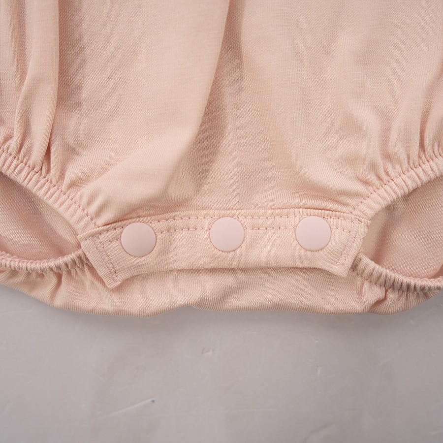 (1M-12M) Body chip ngắn tay cổ Peterpan Bubaby Bamco - BBC230300 | Quần áo BU Baby chính hãng