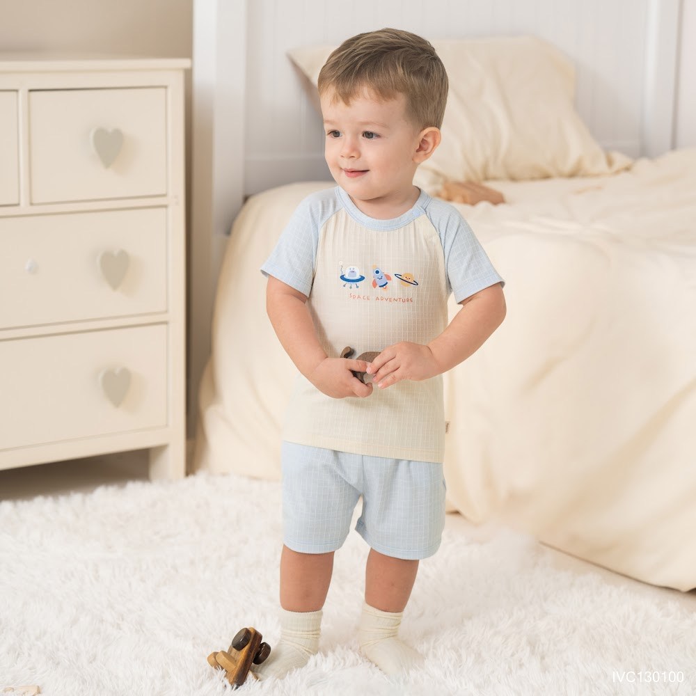 BU Baby (6M-5Y) Bộ ngắn tay cài vai  in vũ trụ Bubaby Cotton IVC130100 | Quần áo chính hãng