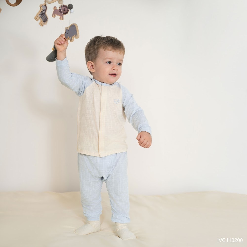 BU Baby (0M-12M) Bộ dài tay cài giữa  BU Viscose Cotton IVC110200 | Quần áo chính hãng