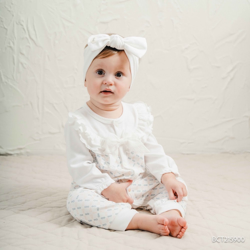 ( 1M-12M) Body dài tay cài giữa bèo ngực bé gái Iconic 1 BU Baby Cotton BCT215900| Quần áo Bubaby chính hãng
