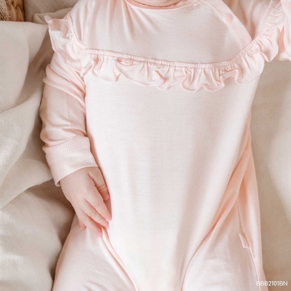 (1M-9M) Body dài tay cài vai Bèo ngực Bé gái Bubaby Bambus BBB2101BN | Body BU chính hãng