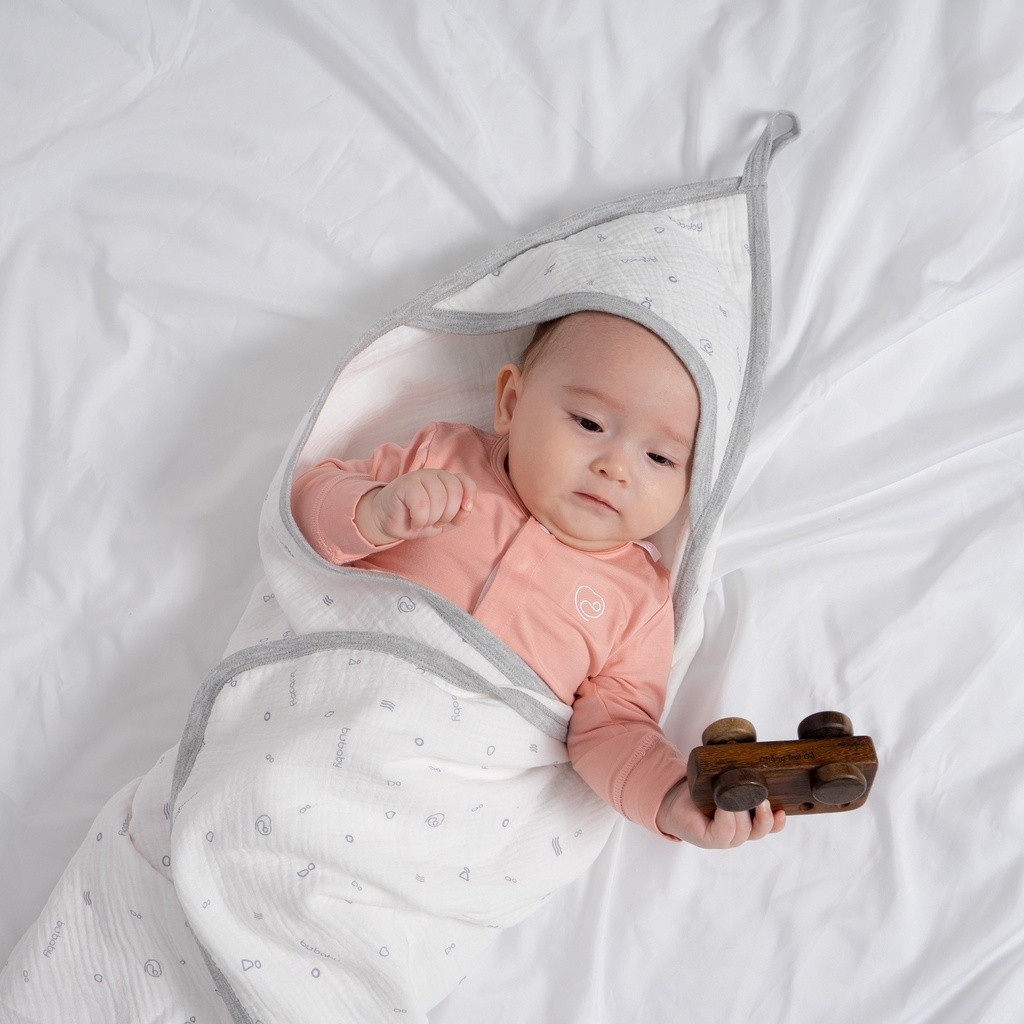 Chăn Ủ cho bé chất liệu sợi Muslin mềm mại, thiết kế có mũ ấm áp AMU081700 - BU Baby chăn ủ