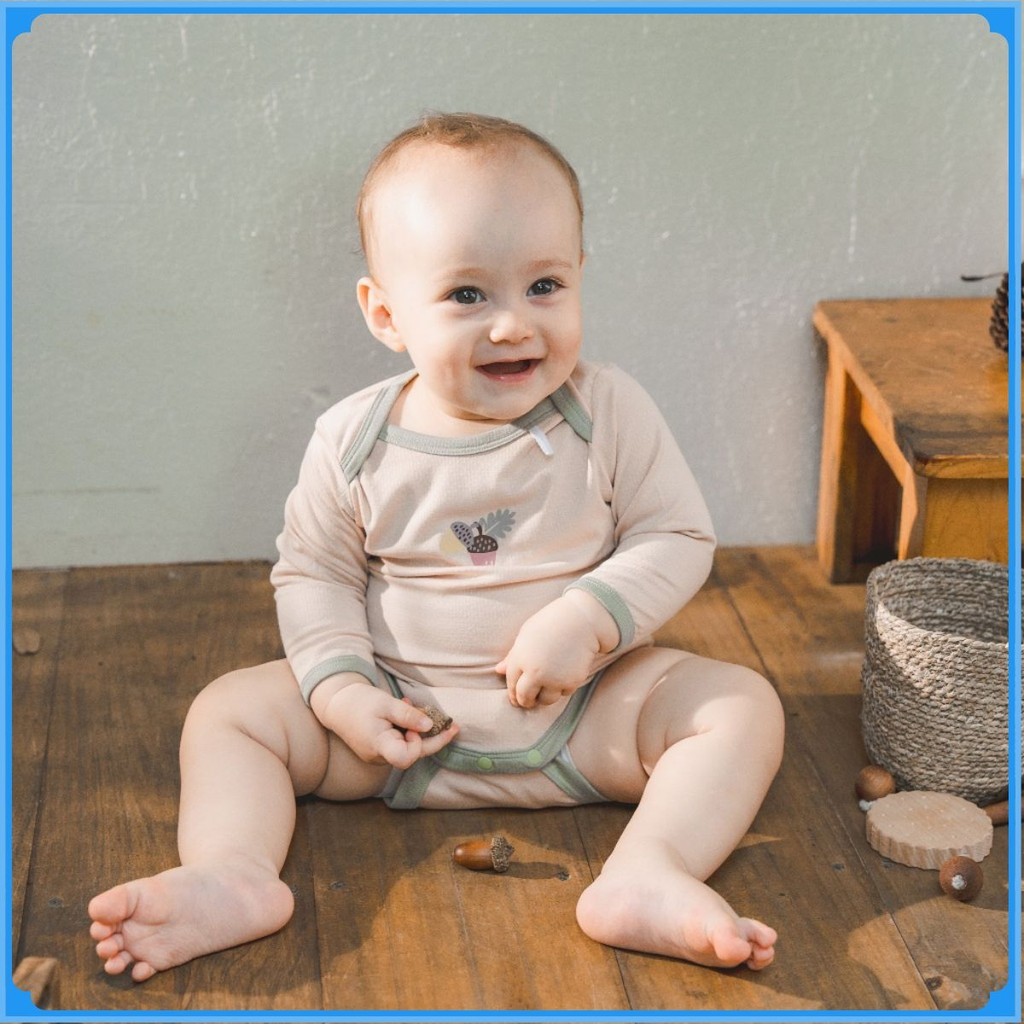 (1M-12M) Bộ đồ liền thân dài tay cổ chồm BSR210500 Siro cho bé sơ sinh -	Bubaby sơ sinh – Quần áo Bubaby