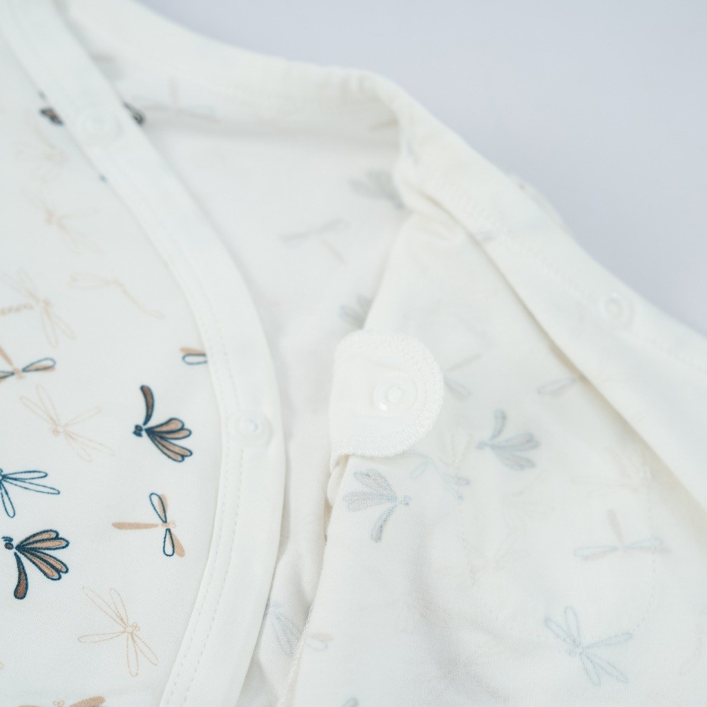 (NB-3M) Bộ quần áo dài tay cài chéo BBB1108TN Túi ngực Dona cho bé sơ sinh - Bambus | Quần áo BU Baby