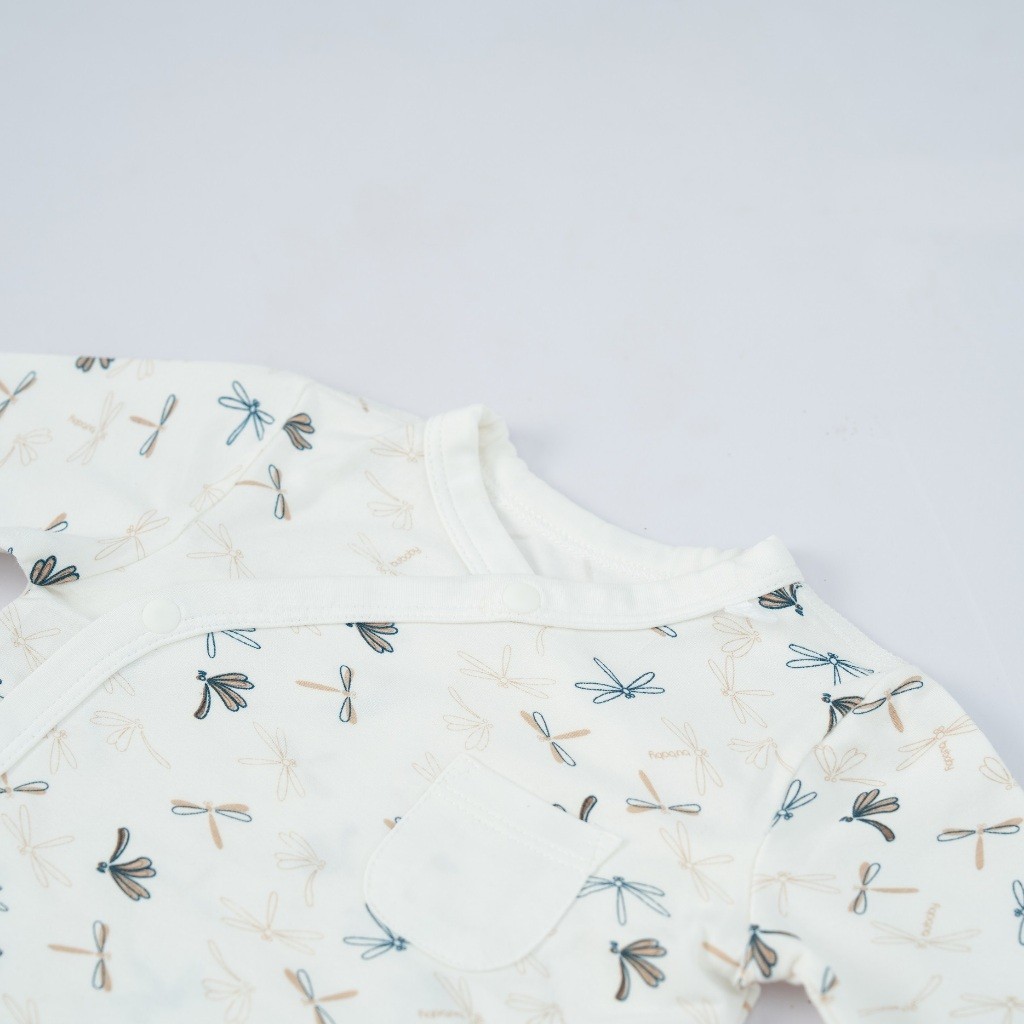 (NB-3M) Bộ quần áo dài tay cài chéo BBB1108TN Túi ngực Dona cho bé sơ sinh - Bambus | Quần áo BU Baby