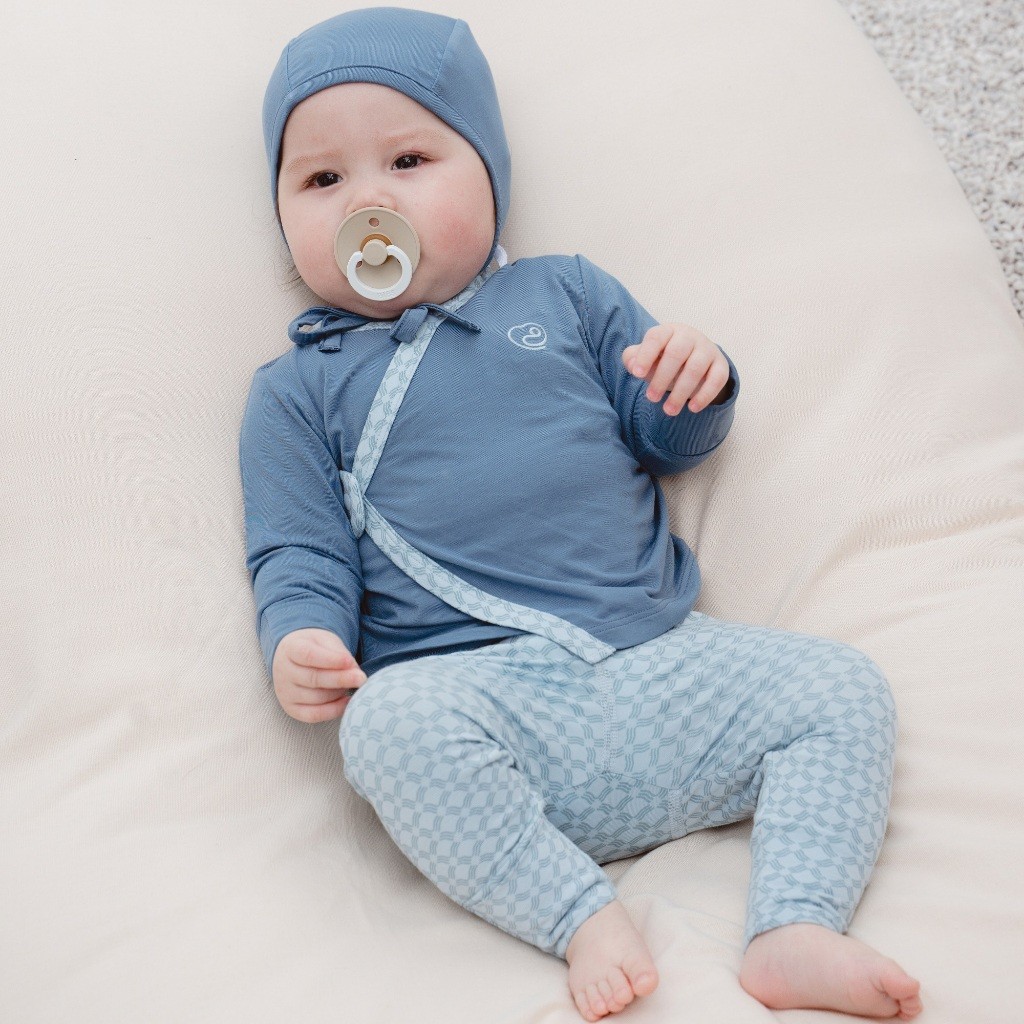 Bộ dài tay cài chéo Bambus Iconic từ NB đến 3 tháng vải sợi tre mểm mại - Bambus BBB1301NS | Quần áo BuBaby chính hãng