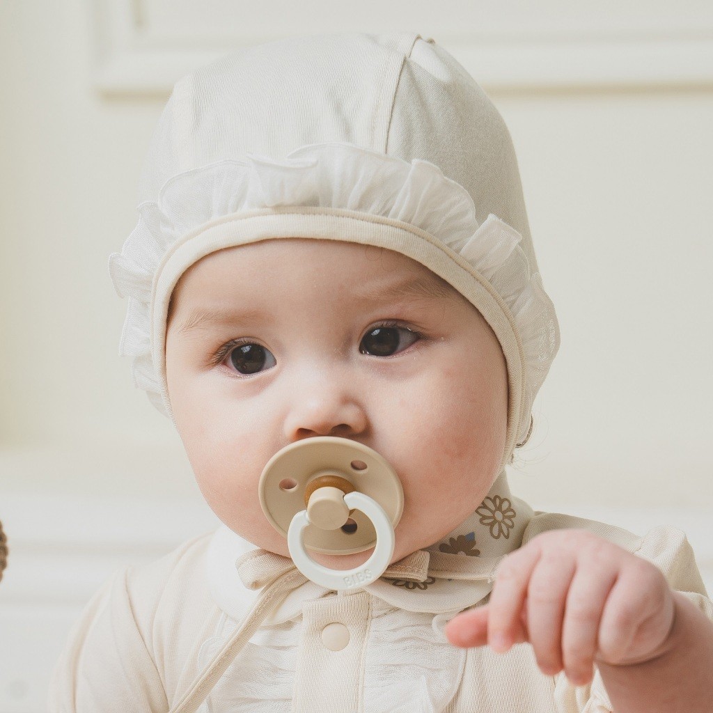 Mũ buộc dây Bonnet Mimo nhún bèo sơ sinh dành cho bé gái - BU Modal Cotton ABC194300 | Phụ kiện BuBaby chính hãng