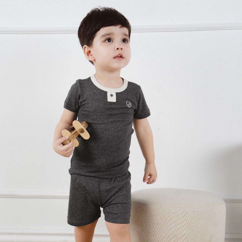 (1Y-5Y) Bộ ngắn tay cổ trụ chất liệu mỏng nhẹ cho bé chất liệu Siro Cotton mềm mại - Quần áo BuBaby BSR130301