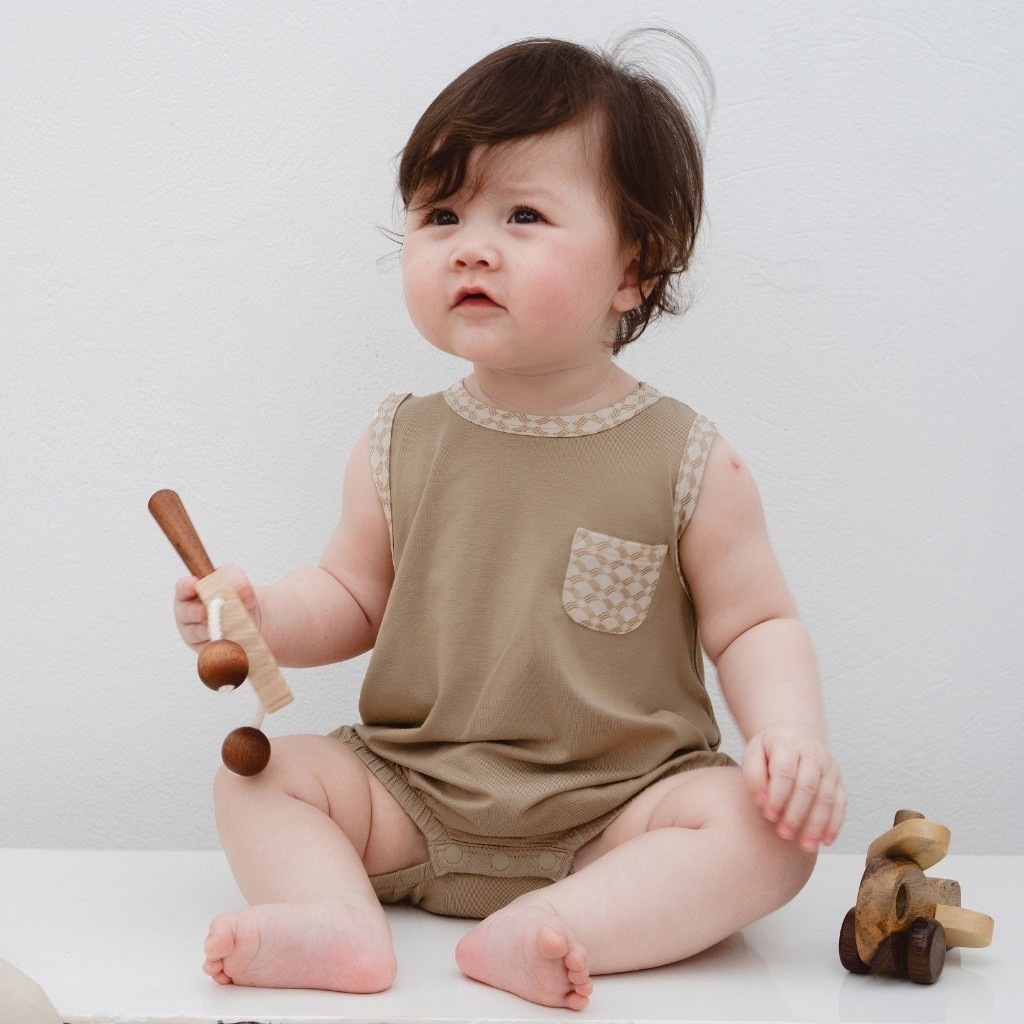 (1M-12M) Bộ đồ liền thân sát nách cổ tròn Túi ốp Bambus Iconic 2 - Bambus BBB2404A1 | Quần áo chính hãng BuBaby