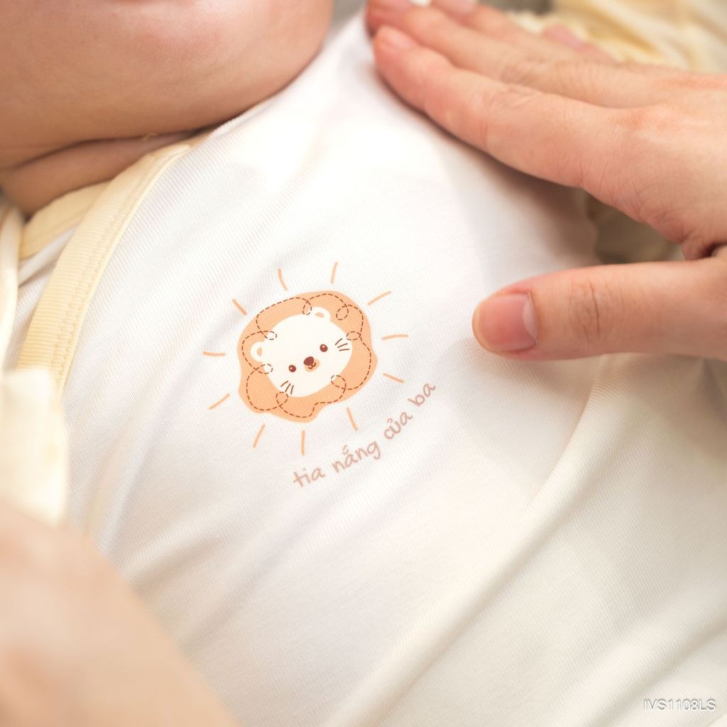 BU Baby (0M-9M) Bộ dài tay cài chéo Bao tay chân Lật Mềm mát thời trang hè Little Sunshine IVS110