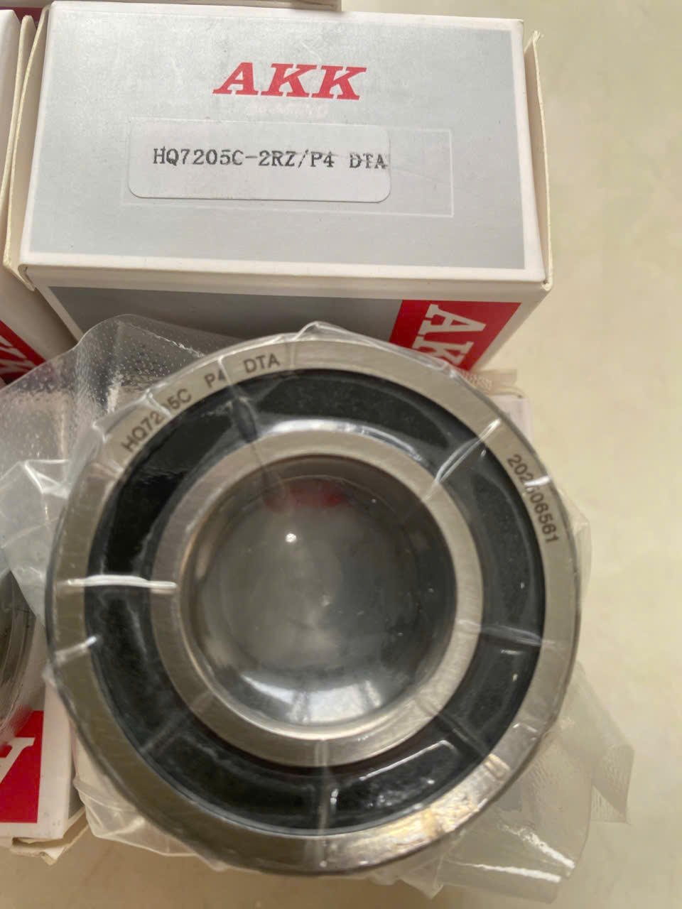 Vòng bi sứ AKK(HQ1- H7205CTA-2RZ DT P4)