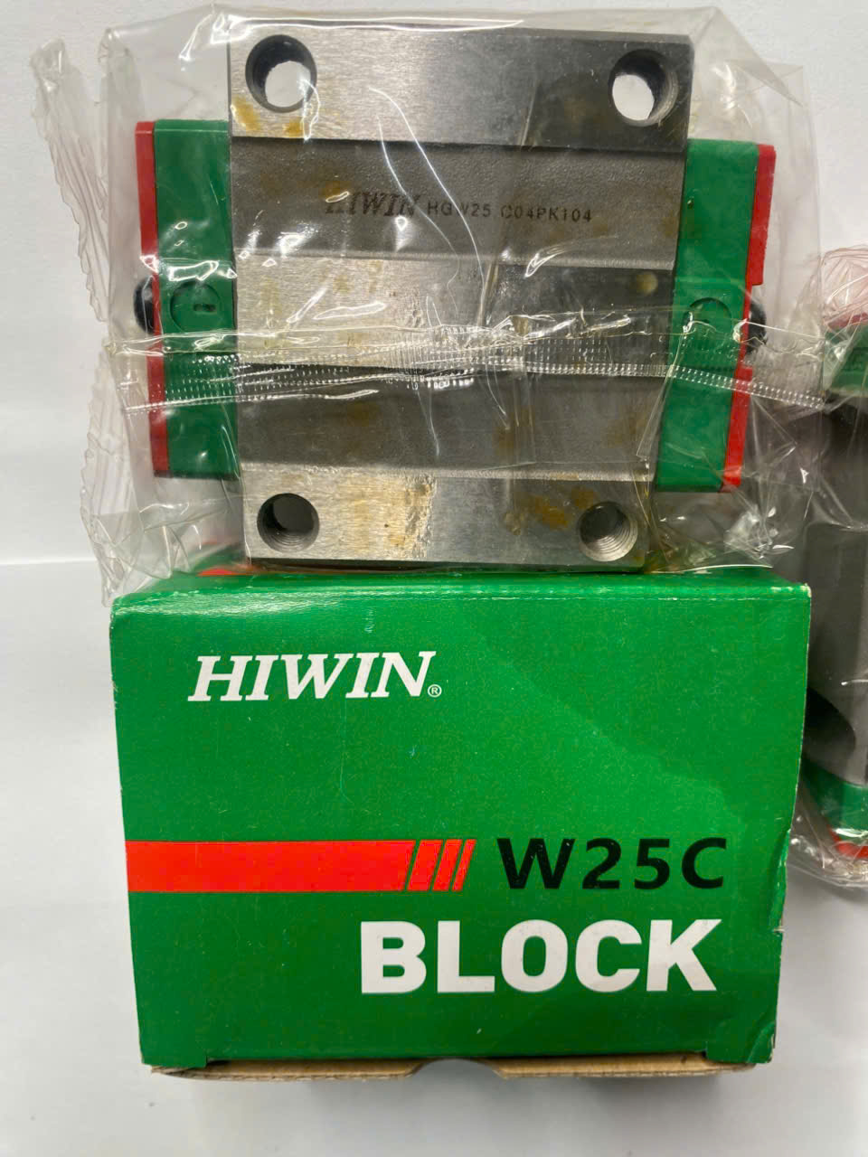 Con trượt Hiwin 25 cánh (HGW25)