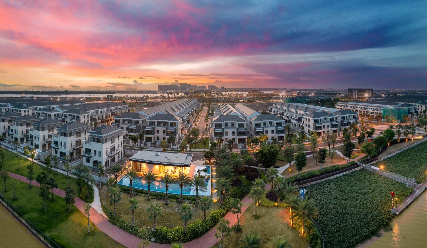 So sánh dự án Aqua City Novaland và Vinhomes Grand Park