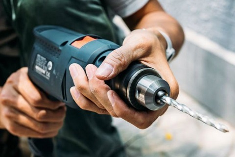 Hướng dẫn sử dụng máy khoan động lực đúng cách