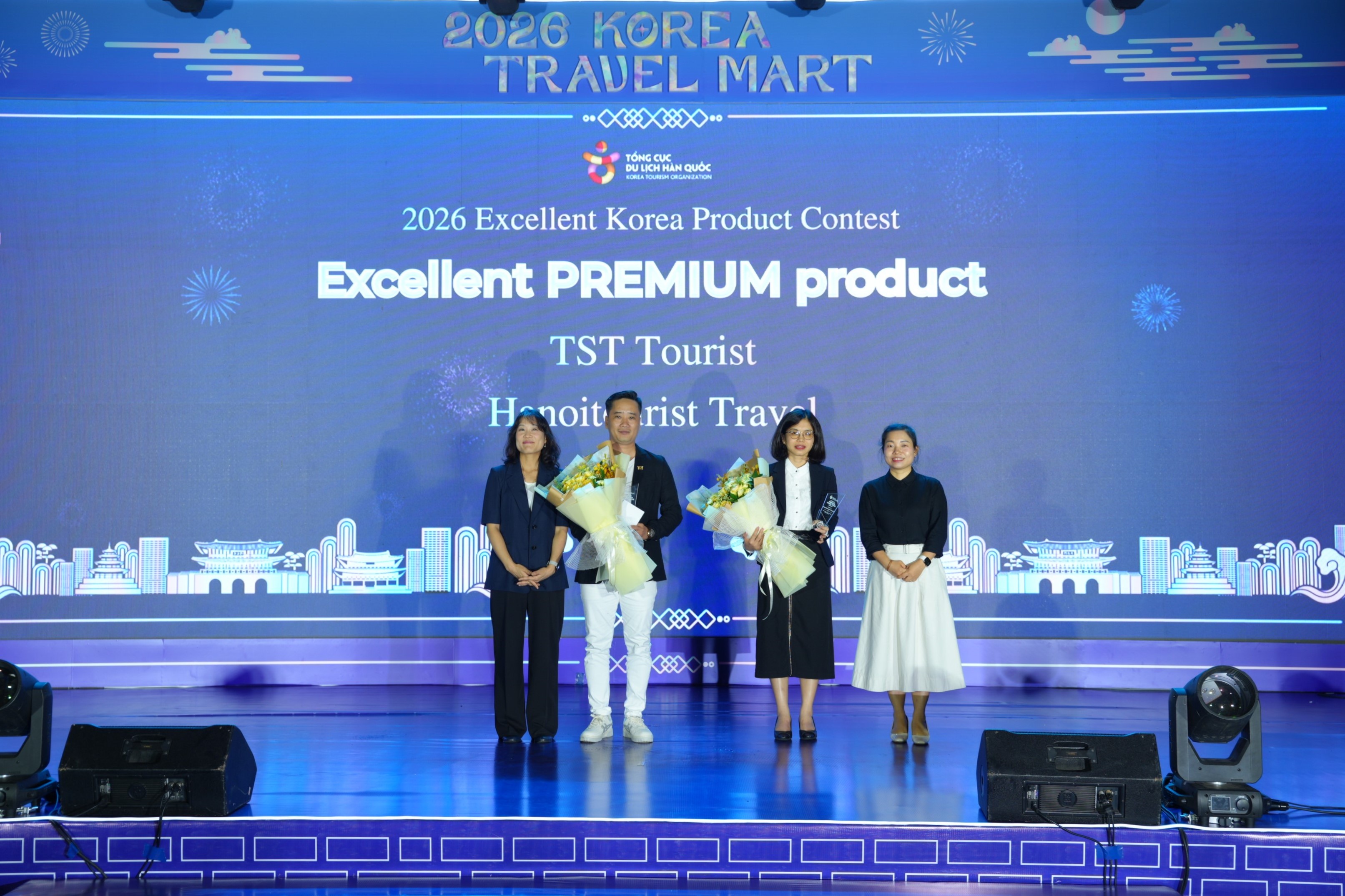 TST Tourist nhận giải Excellent Premium Korea Tour Product từ Tổng cục Du lịch Hàn Quốc (KTO Việt Nam)
