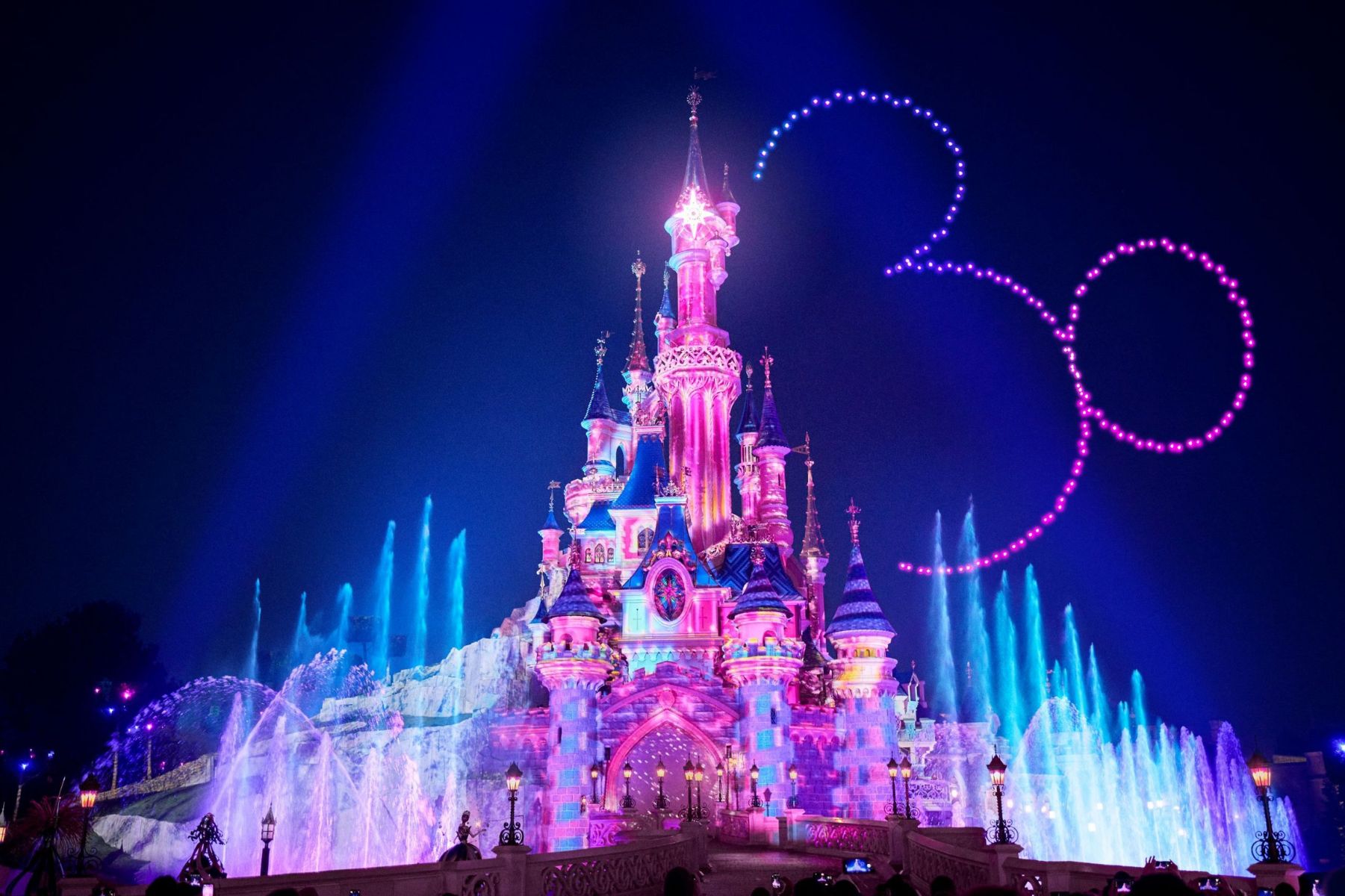 Top Disneyland đẹp nhất thế giới - Mỗi nơi là một thế giới cổ tích riêng