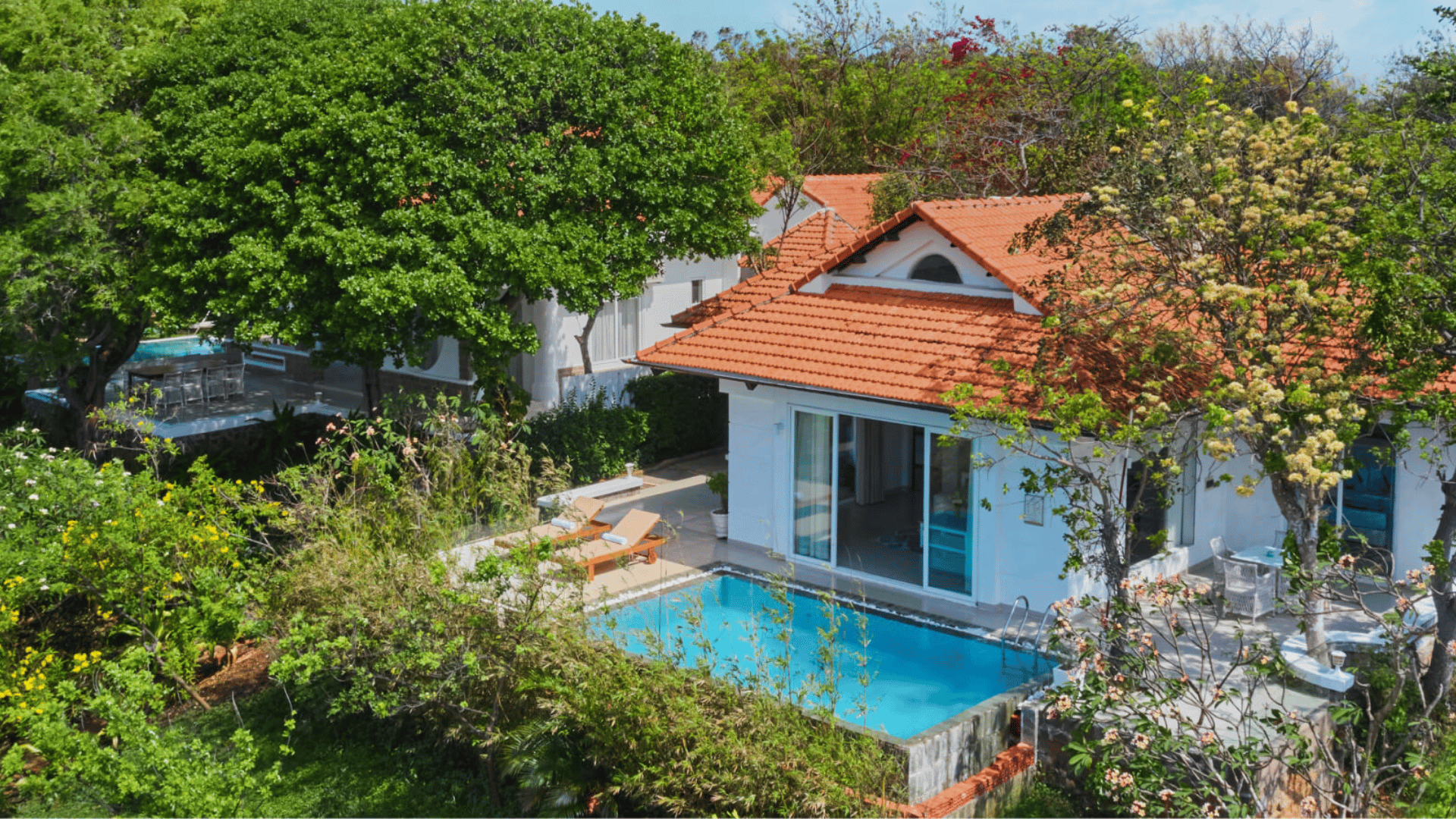 COMBO LƯU TRÚ HALF BOARD 2N1Đ TẠI FLEUR DE LYS LONG HẢI 4 SAO