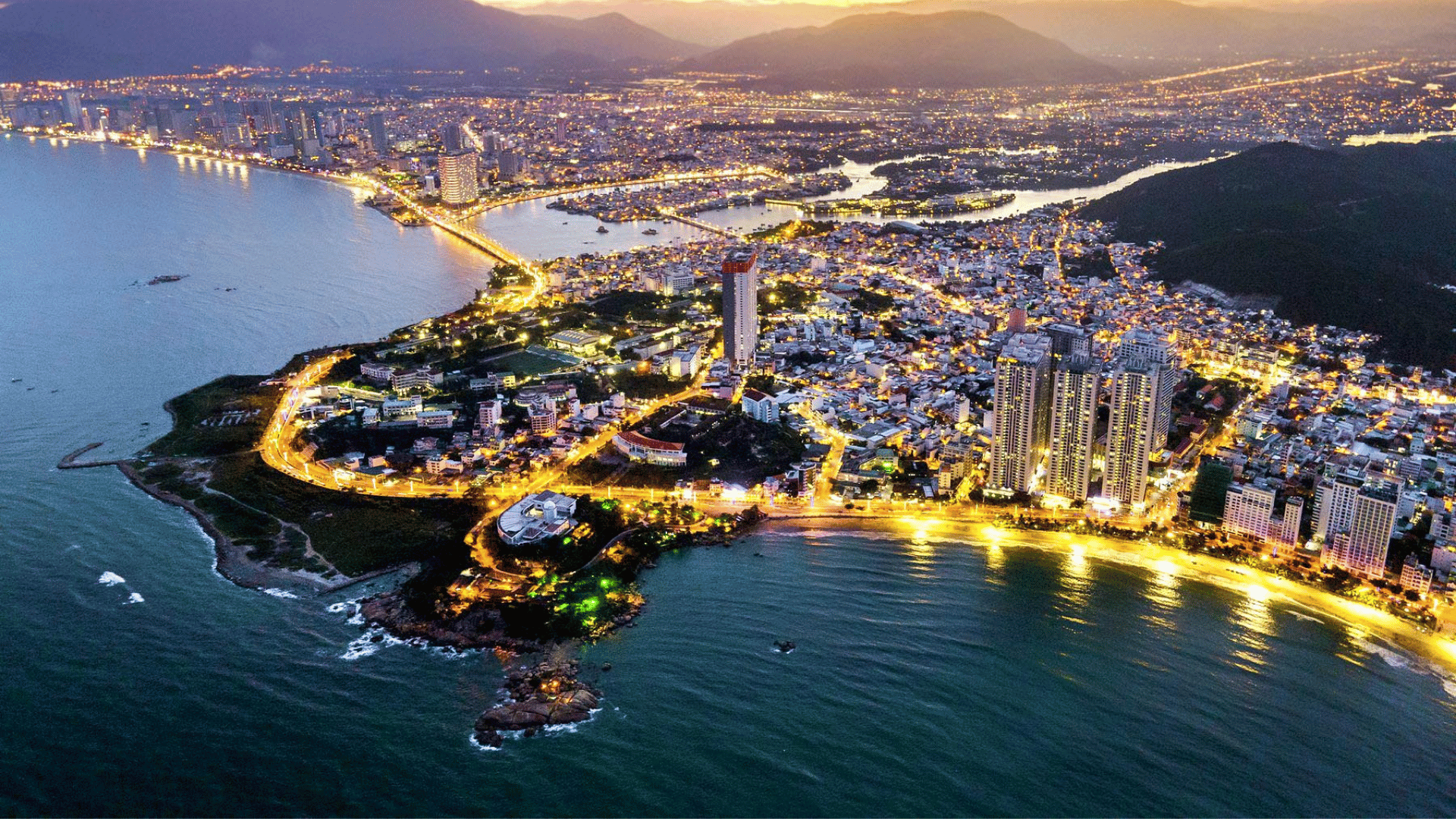 HÀNH TRÌNH BIỂN XANH: NHA TRANG - PHÚ YÊN - QUY NHƠN - NINH CHỮ