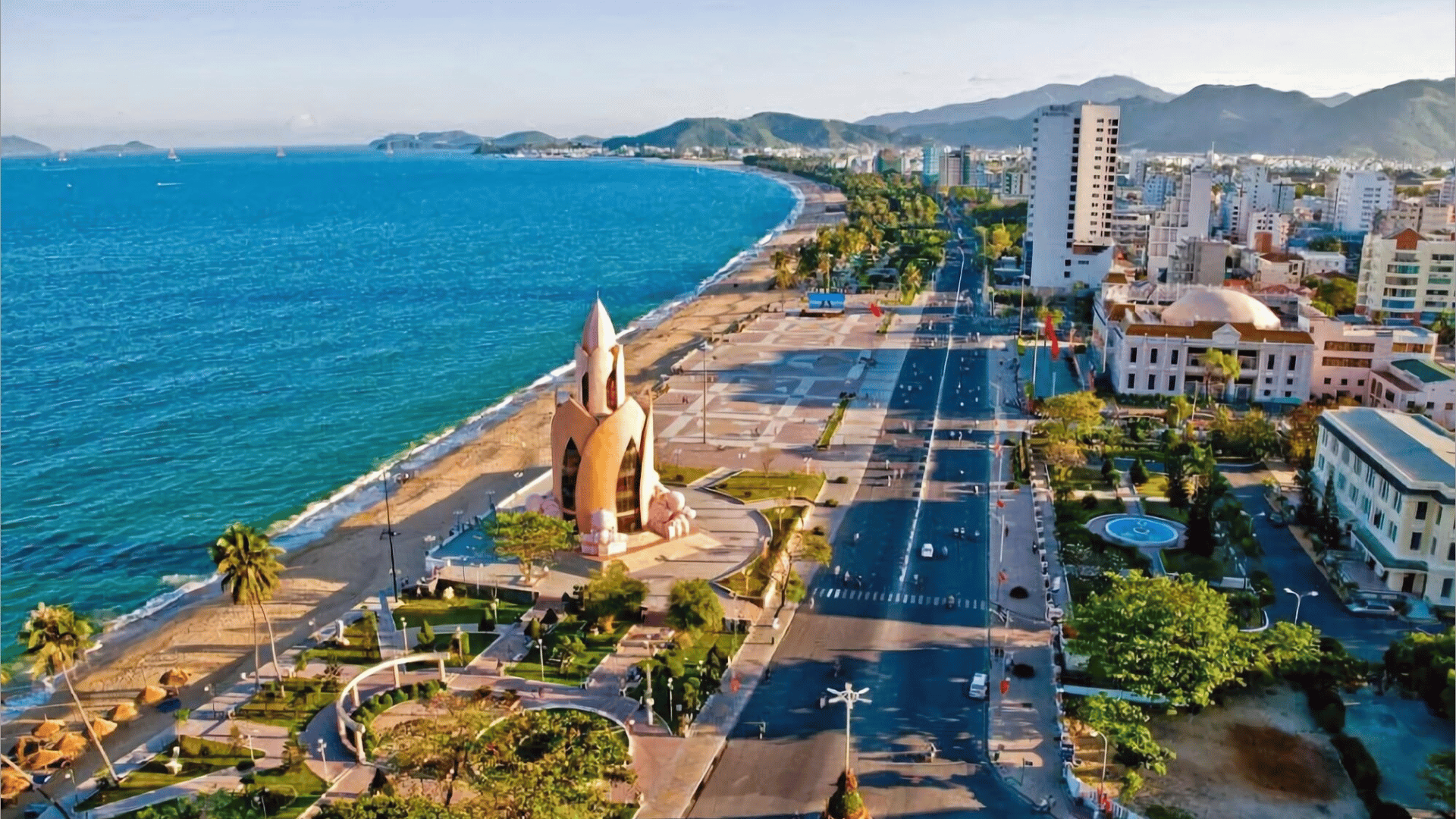HÀNH TRÌNH BIỂN XANH: NHA TRANG - PHÚ YÊN - QUY NHƠN - NINH CHỮ
