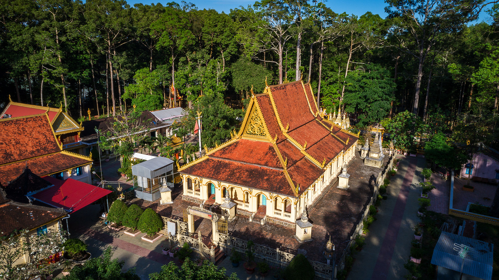 HÀNH TRÌNH KHÁM PHÁ: BẾN TRE - TRÀ VINH - VĨNH LONG