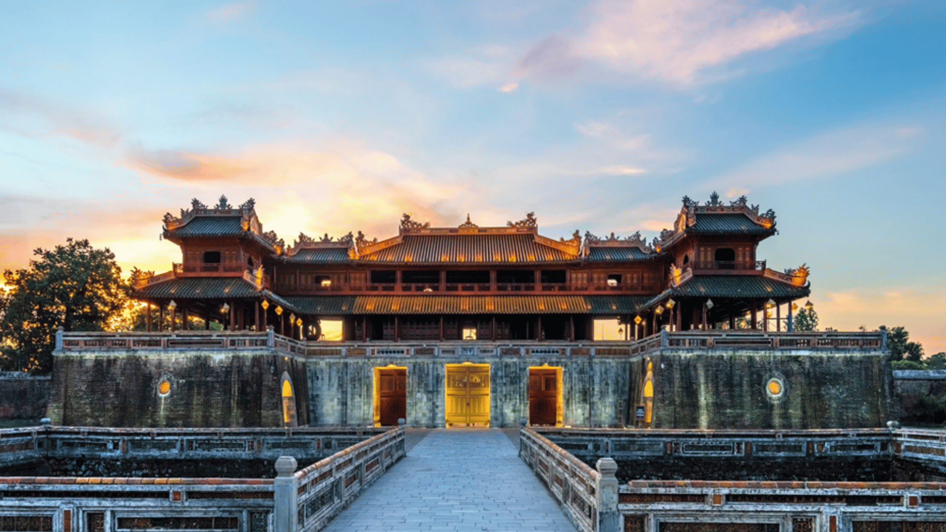 XUÔI DÒNG MIỀN DI SẢN: ĐÀ NẴNG – HỘI AN – HUẾ