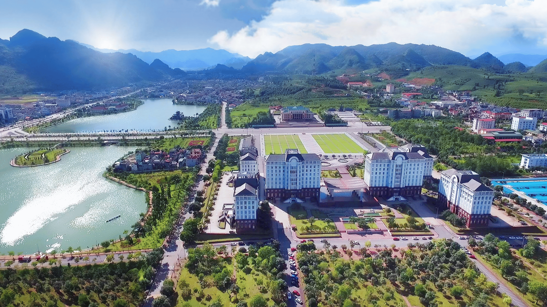 KHÁM PHÁ TÂY BẮC: MỘC CHÂU - ĐIỆN BIÊN - SAPA