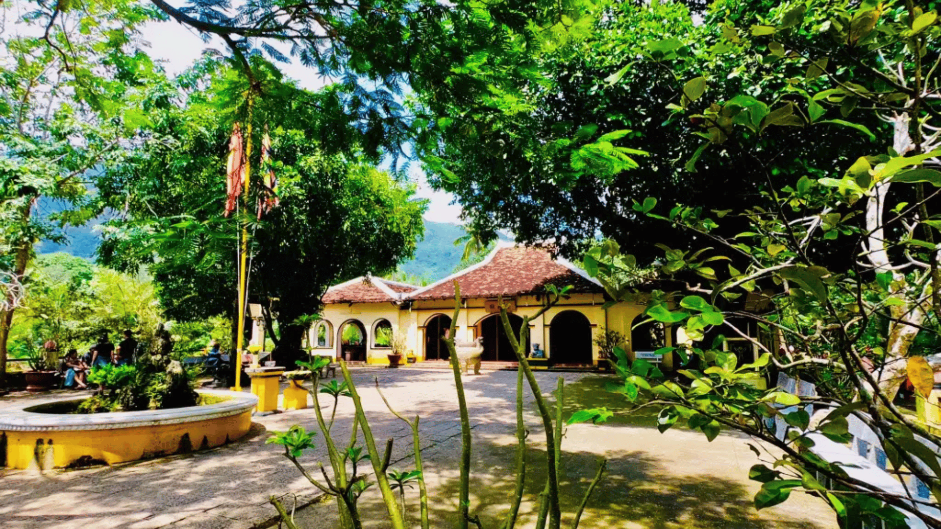 HUYỀN THOẠI CÔN ĐẢO