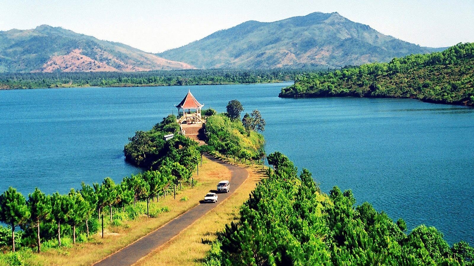 SẮC THU ĐẠI NGÀN: BUÔN MA THUỘT - PLEIKU - KON TUM