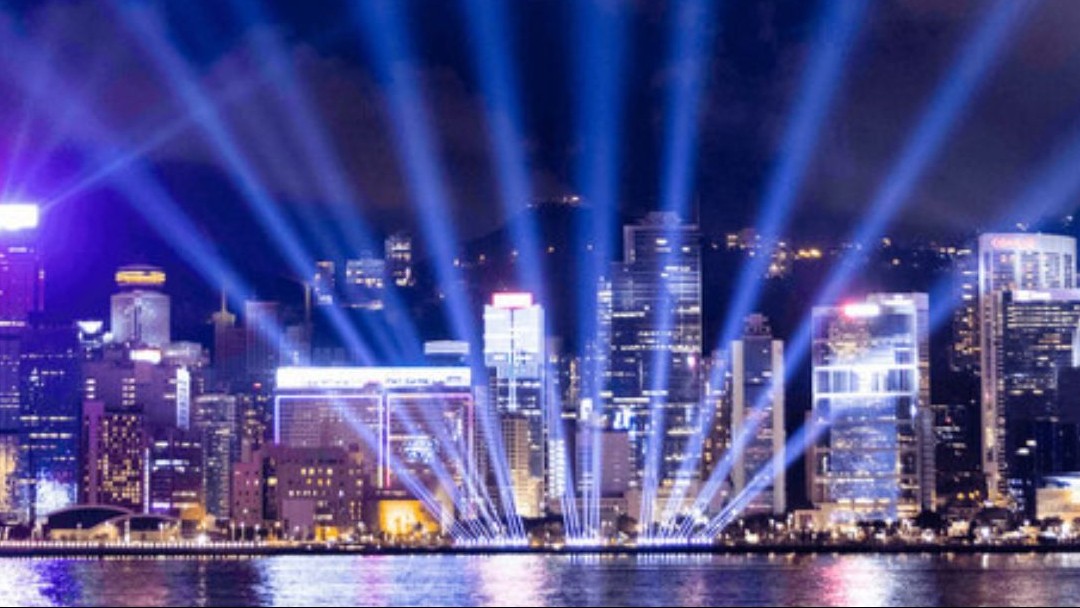 KHỞI VẬN TÂN TIÊN: HONGKONG