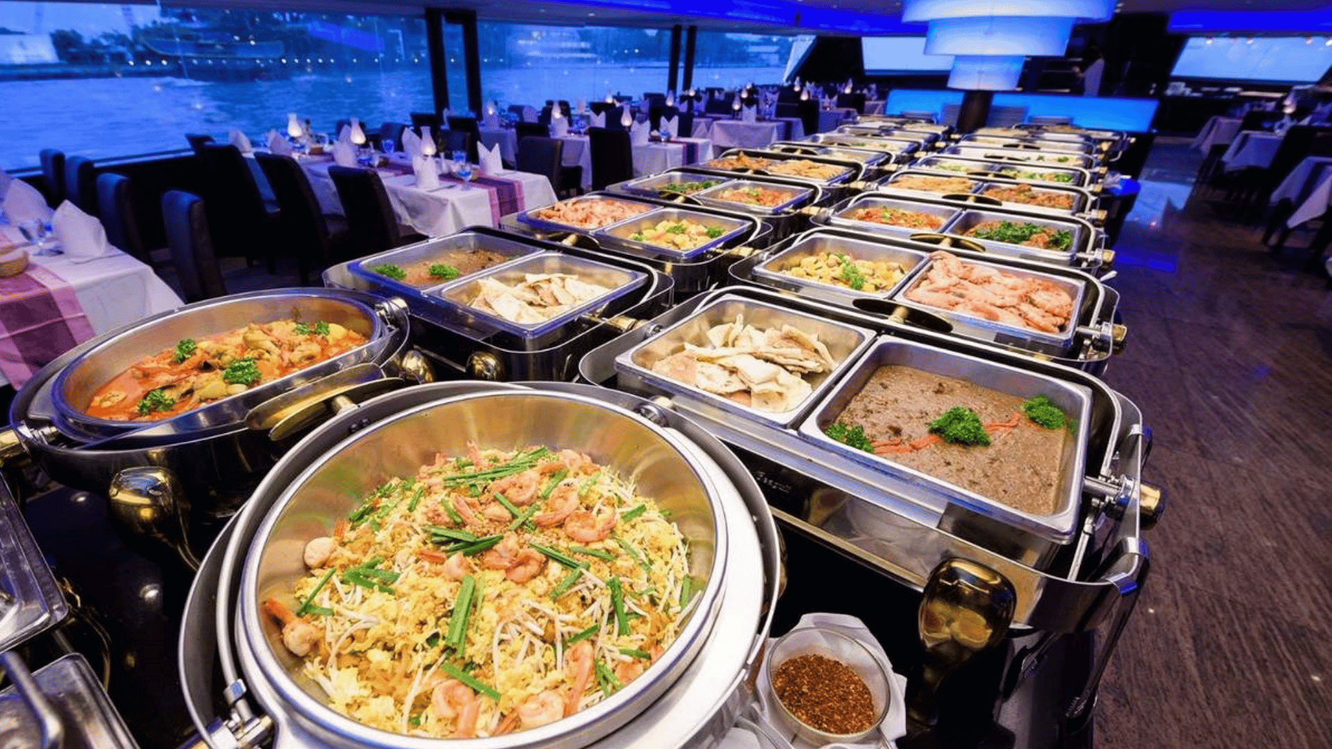 TRẢI NGHIỆM DU THUYỀN CHAO PHRAYA WHITE ORCHID – NGẮM BANGKOK VỀ ĐÊM