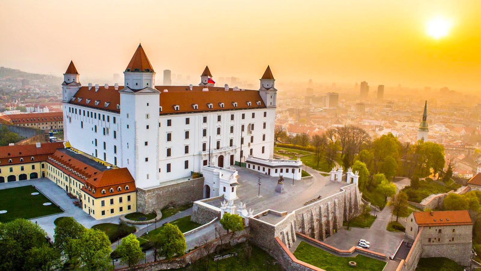 DẤU ẤN ĐÔNG ÂU - TRUNG ÂU : WARSAW - WROCLAW - PRAGUE - BRNO - BRATISLAVA - BUDAPEST